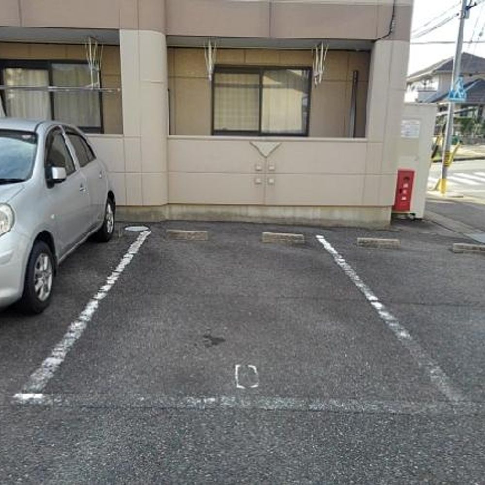 ウエストパーク・Ｎ駐車場:3