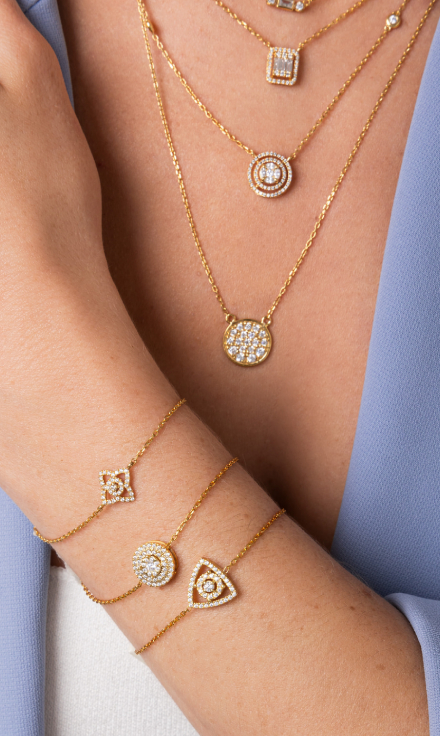 gold jewellery dubai 10 1 | Varudai | Handcrafted 18K Gold and Natural Diamond Jewelry | Personalized from Dubai