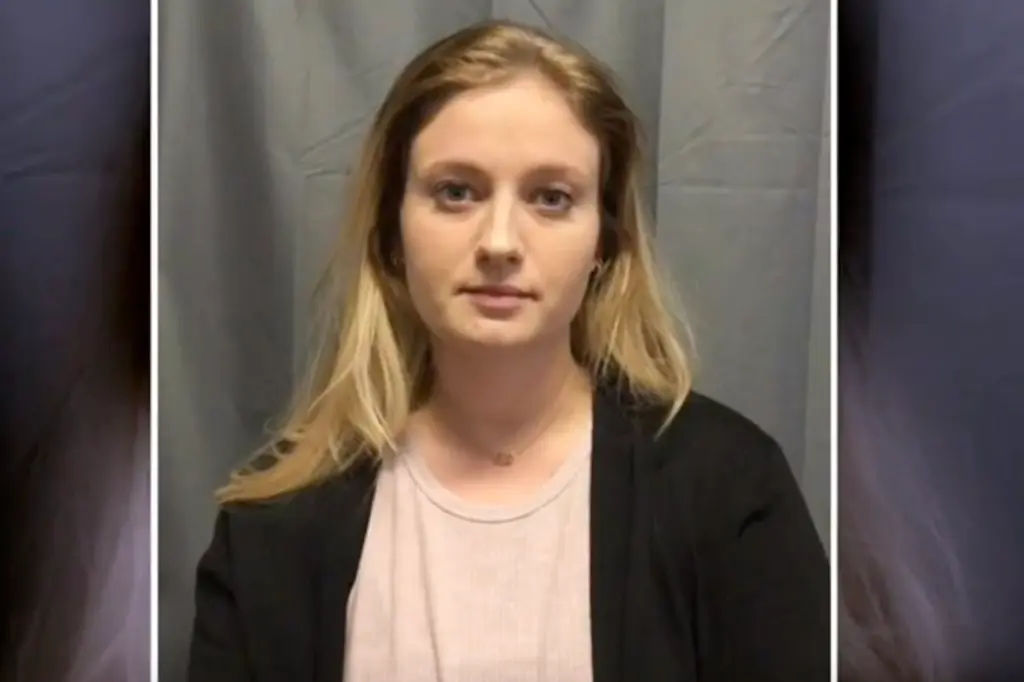 Maestra de Oklahoma es condenada por abusar sexualmente de un estudiante de 15 años.
