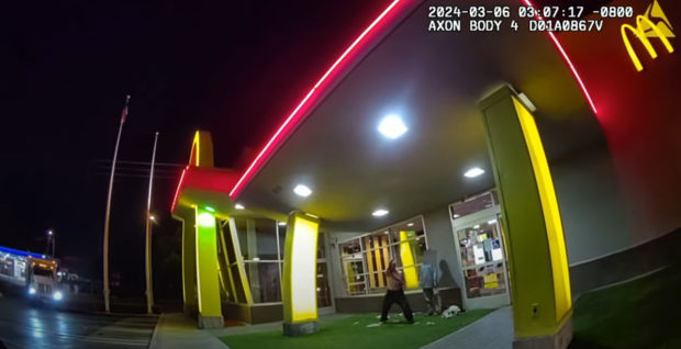 Hombre muere tras intervención policial afuera de un McDonald's