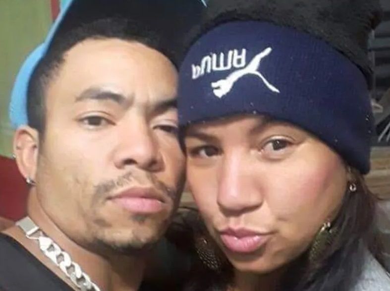 Mata a su esposa a puñaladas después de que ella le enviara fotos íntimas a otro hombre.