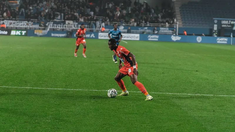 Football — pressing et conduite de balle