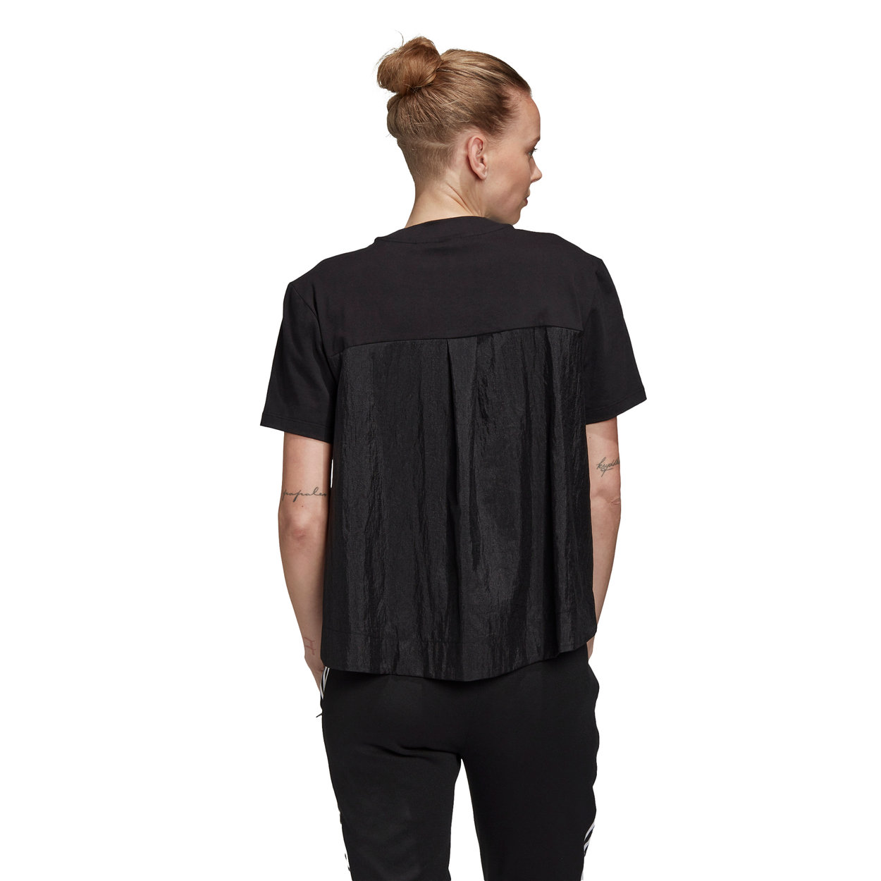 Camiseta ancha de algodón negra con logo - ADIDAS - Compra en Ventis.