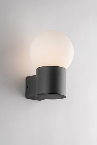 Applique da Parete Skittle Nera on Diffusore a Sfera (1xe27)