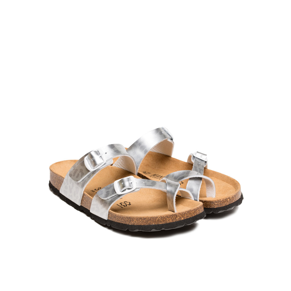 Chanclas cruzadas para mujer con hebilla Daria, plata leopardo - Mandel