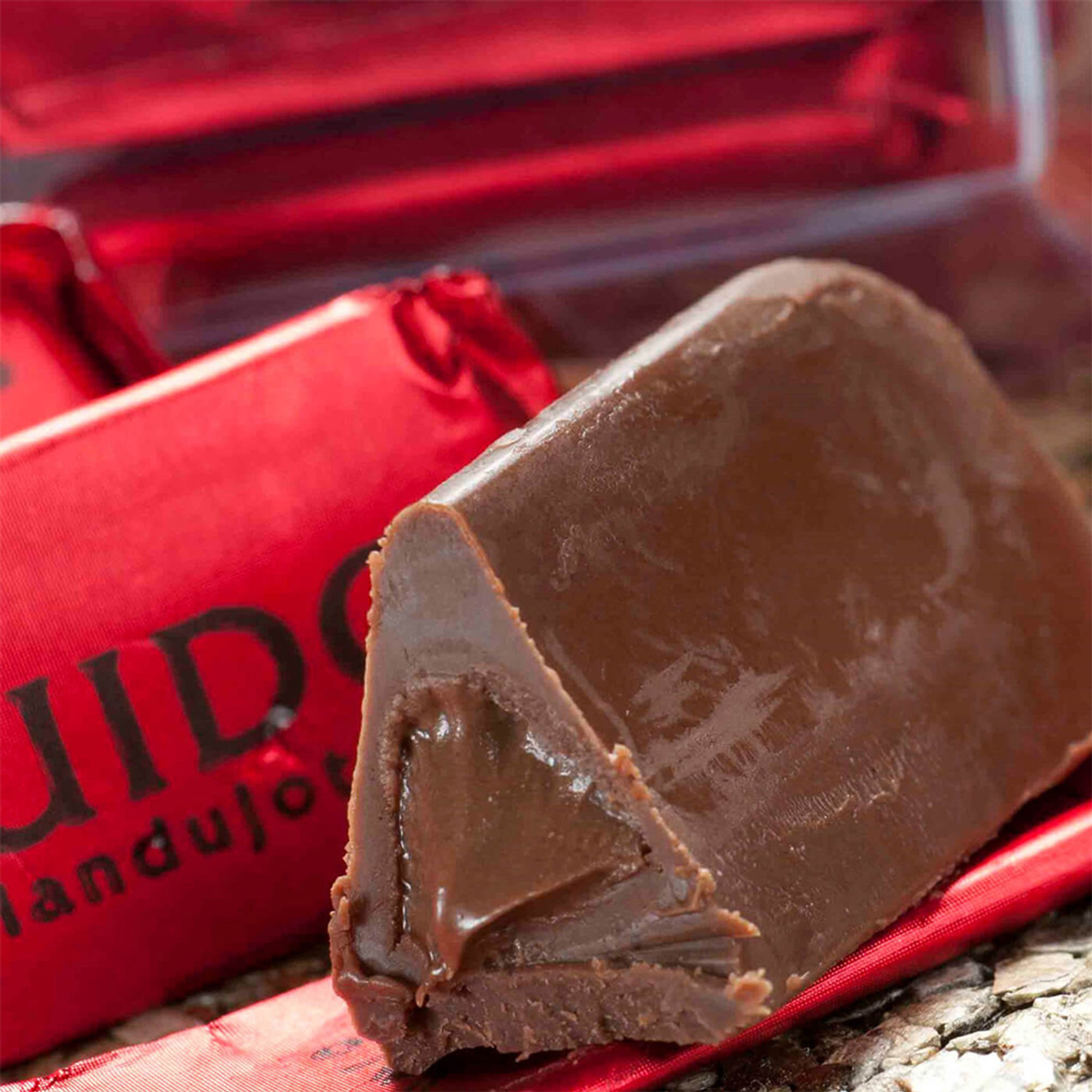 Gianduiotti y trufas de chocolate: 1 bolsa Gianduiotti - 1 bolsa fluida - 1 bolsa triple chocolate La Perla di Torino vista6