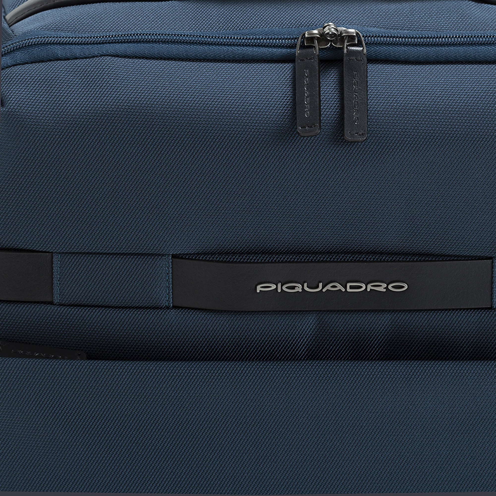 Trolley a quattro ruote piroettanti in tessuto tecnico blu cobalto Piquadro vista4