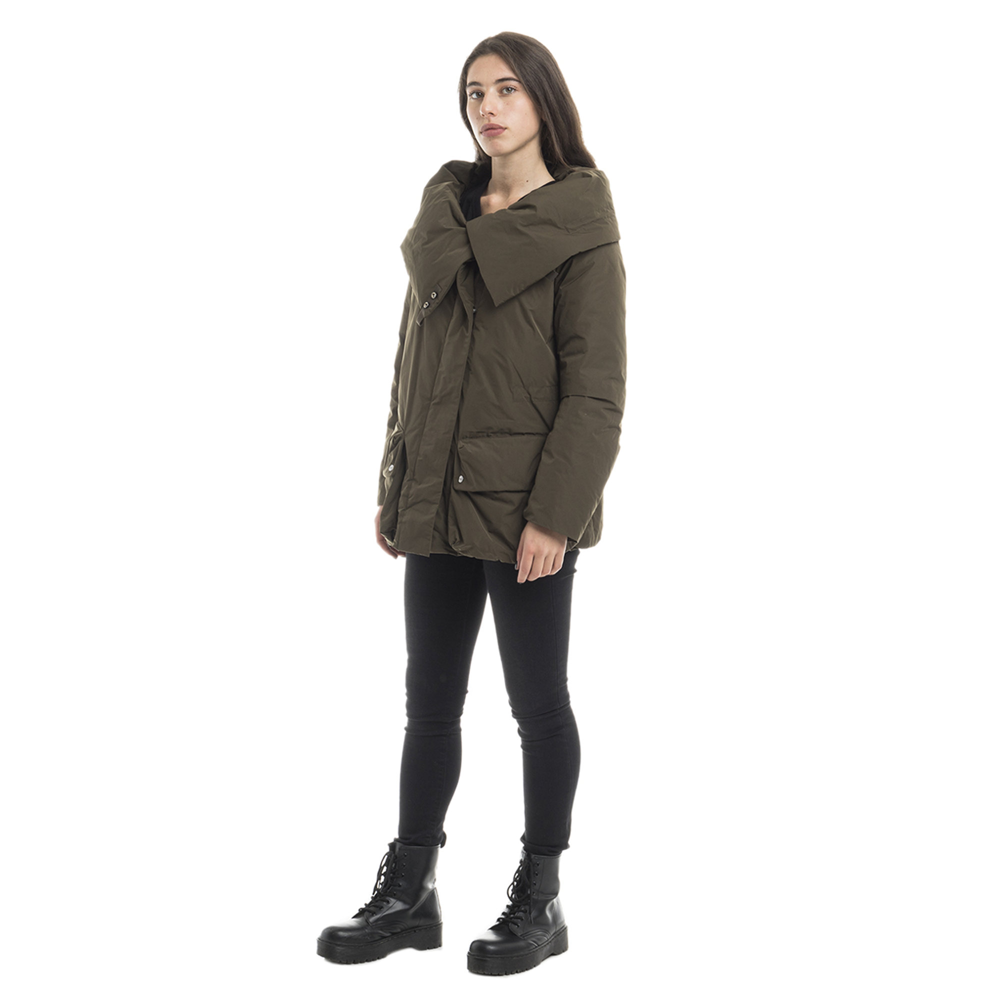 Piumino corto con collo sciallato verde militare Add vista1