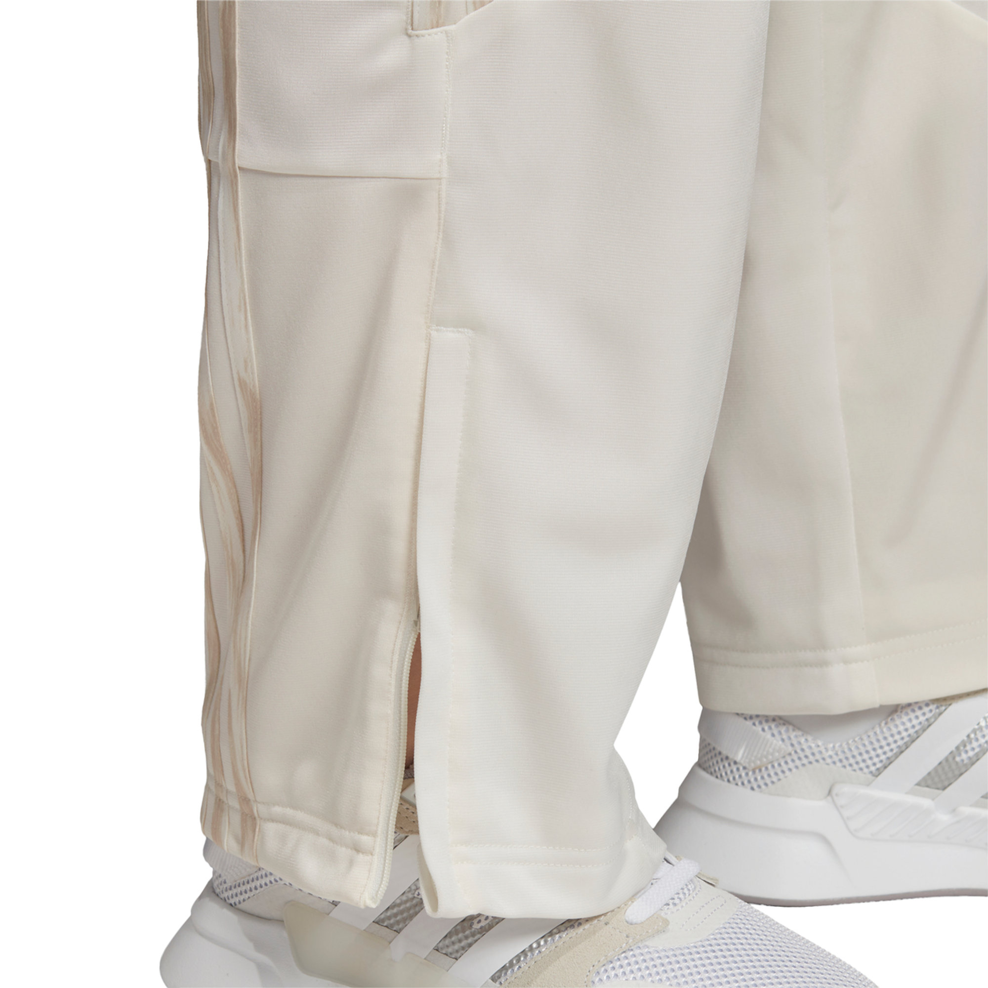 Pantaloni Track Adidas Daniëlle Cathari Firebird bianchi ADIDAS vista4