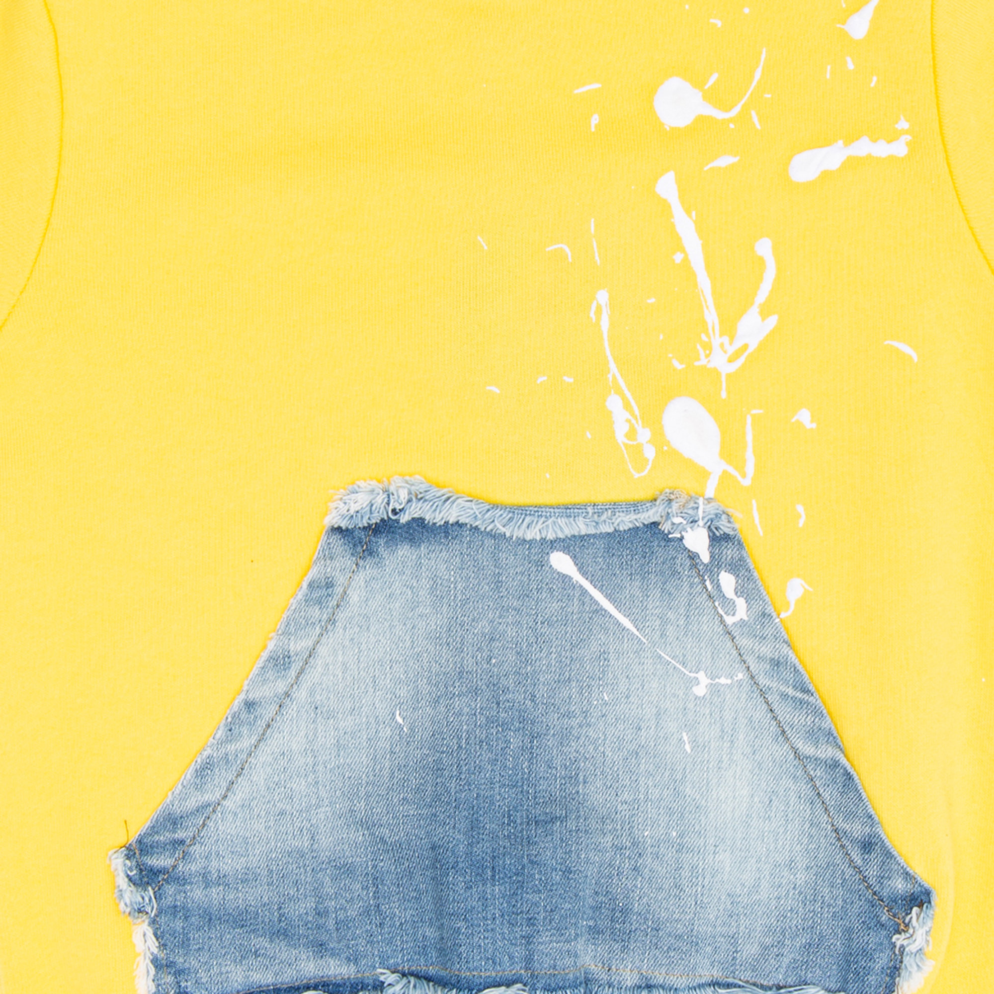 Felpa gialla con tasca denim e spruzzi simil vernice Please  vista3
