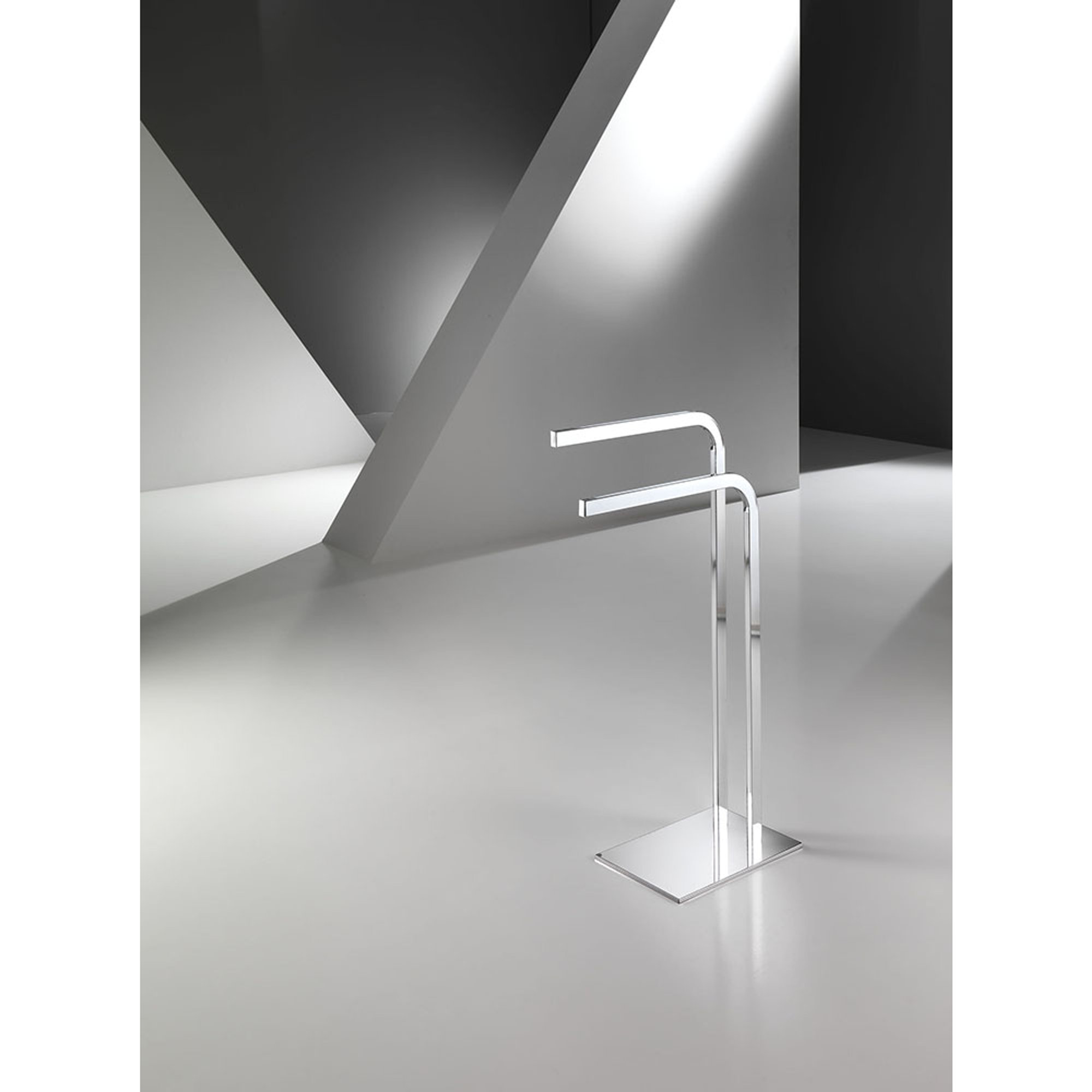 Colonna porta asciugamani MURIEL Bath & Design vista1