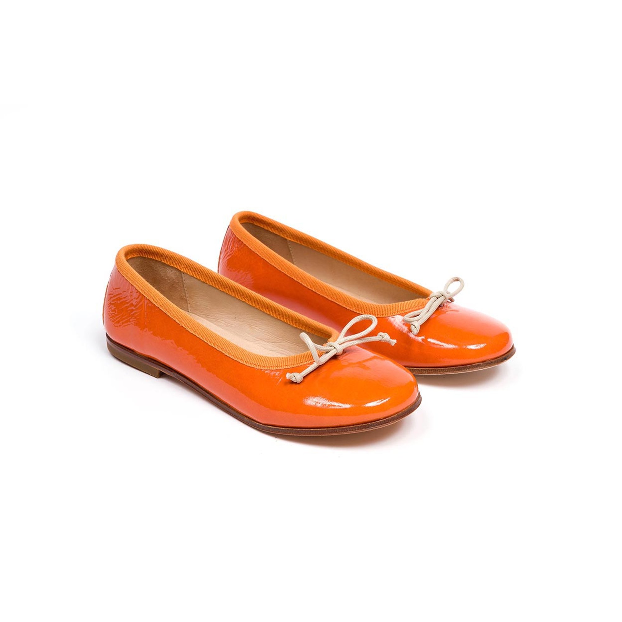 Ballerina in vernice con fiocco arancione Pepè shoes vista0