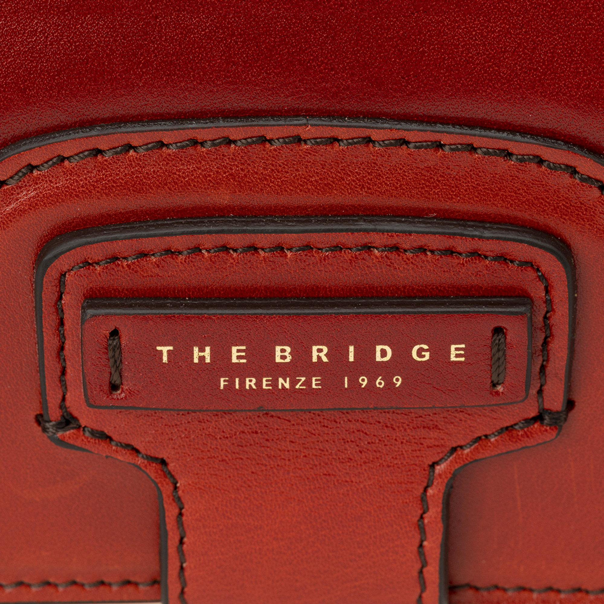 Borsa a tracolla in pelle rosso mattone The Bridge vista2