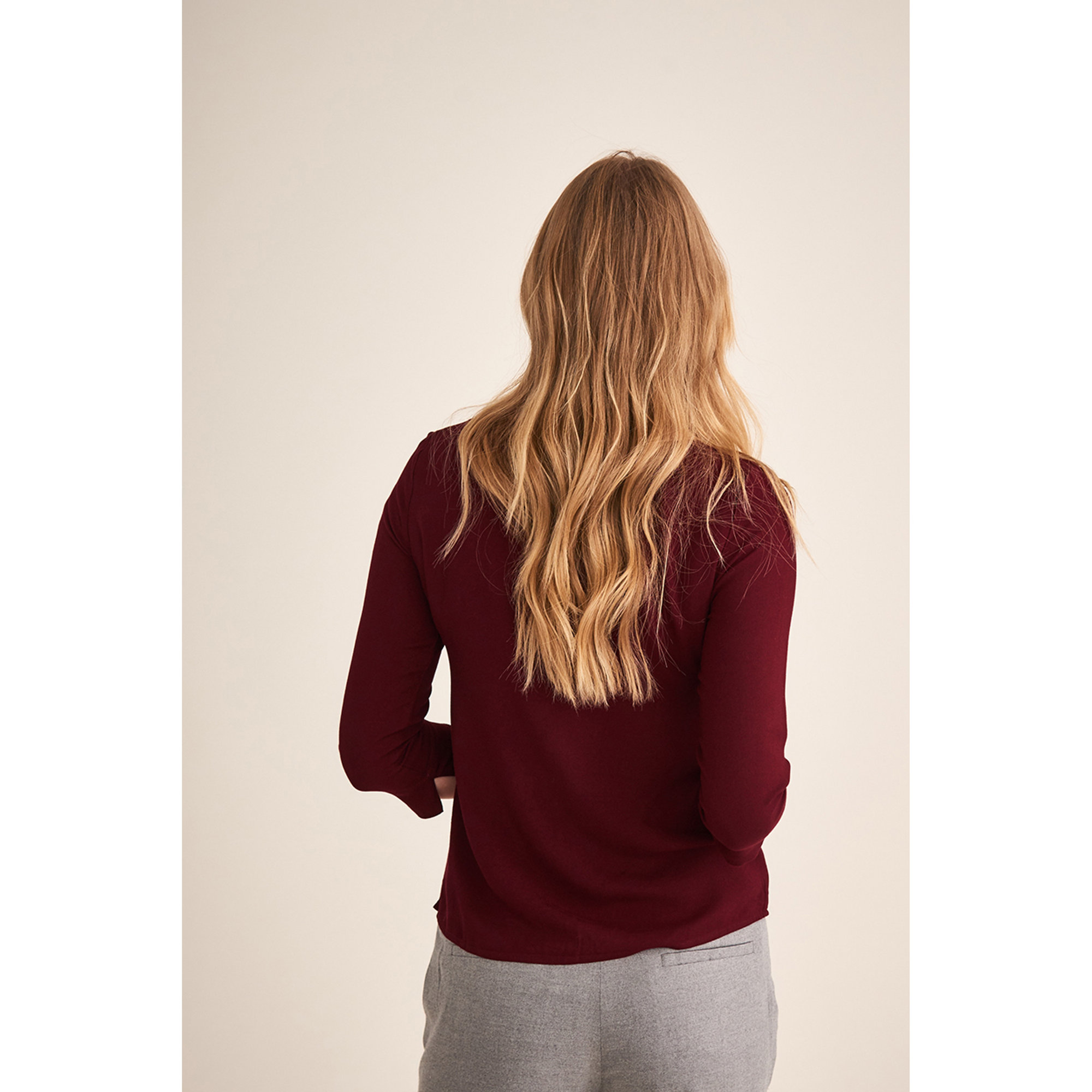 Maglie Ramirika con motivo a balze rosso bordeaux Tatuum vista2