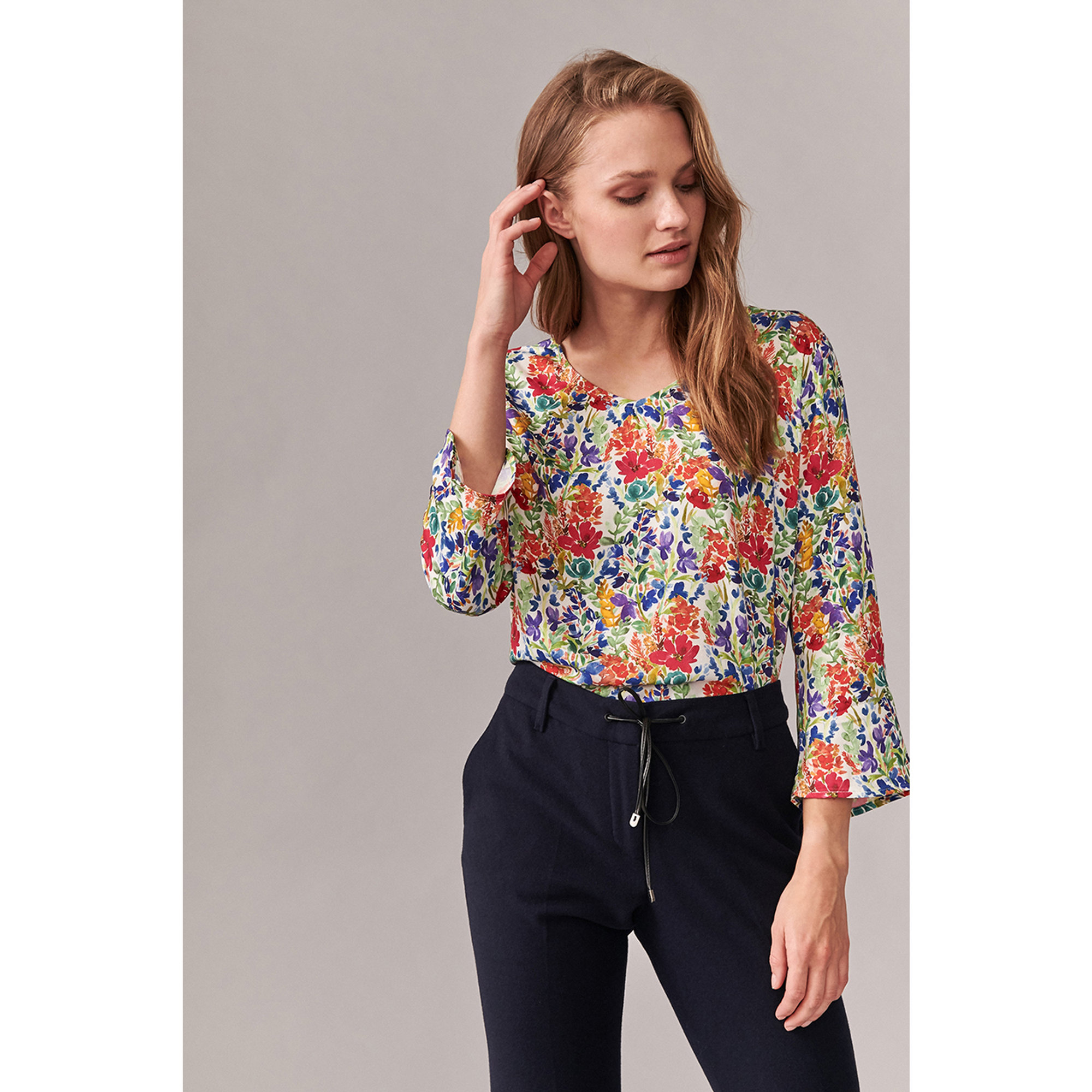 Blusa Amiraza con maniche svasate a 3/$ a fantasia Tatuum vista0