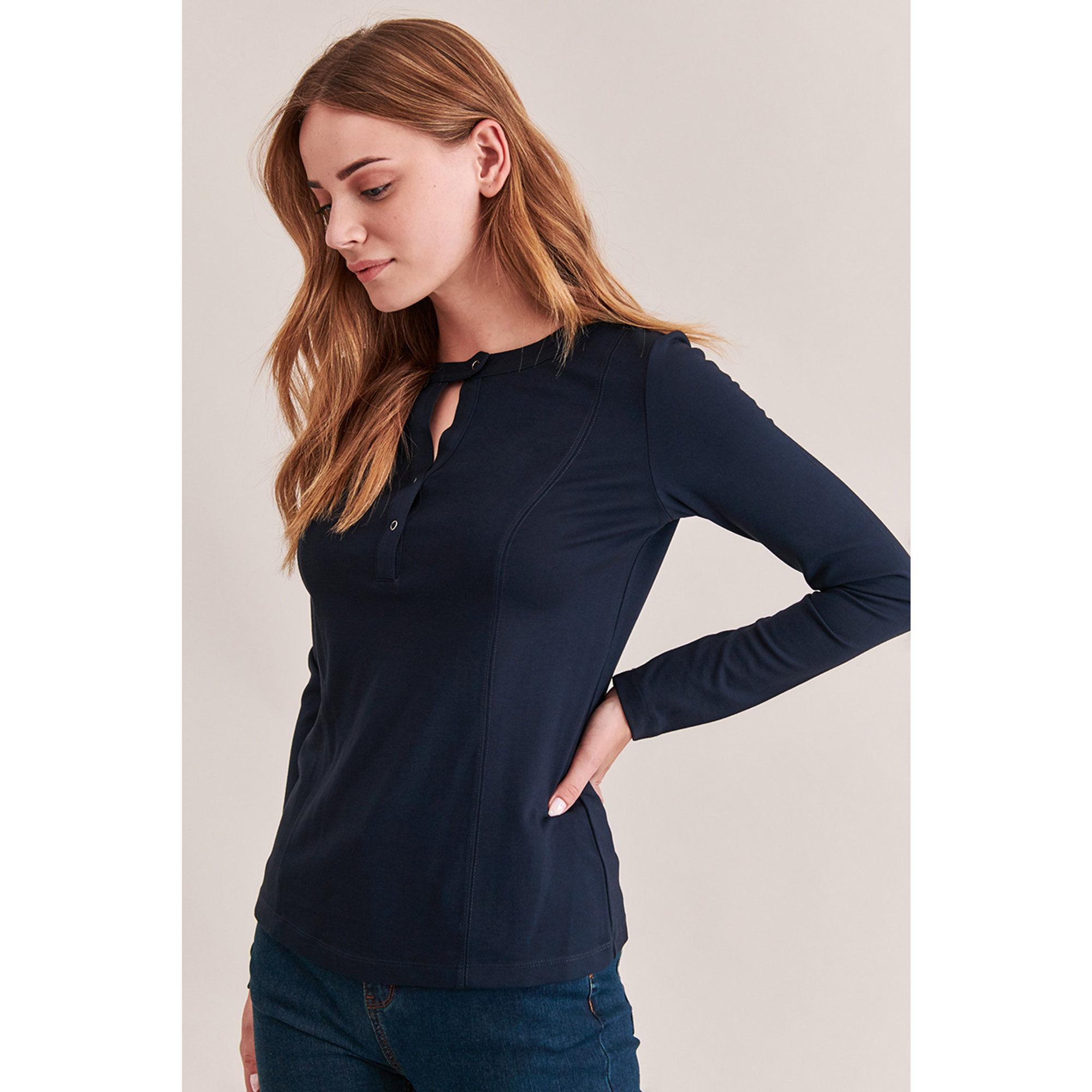 Blusa Shannen con dettaglio chiusura con bottoni Tatuum vista4