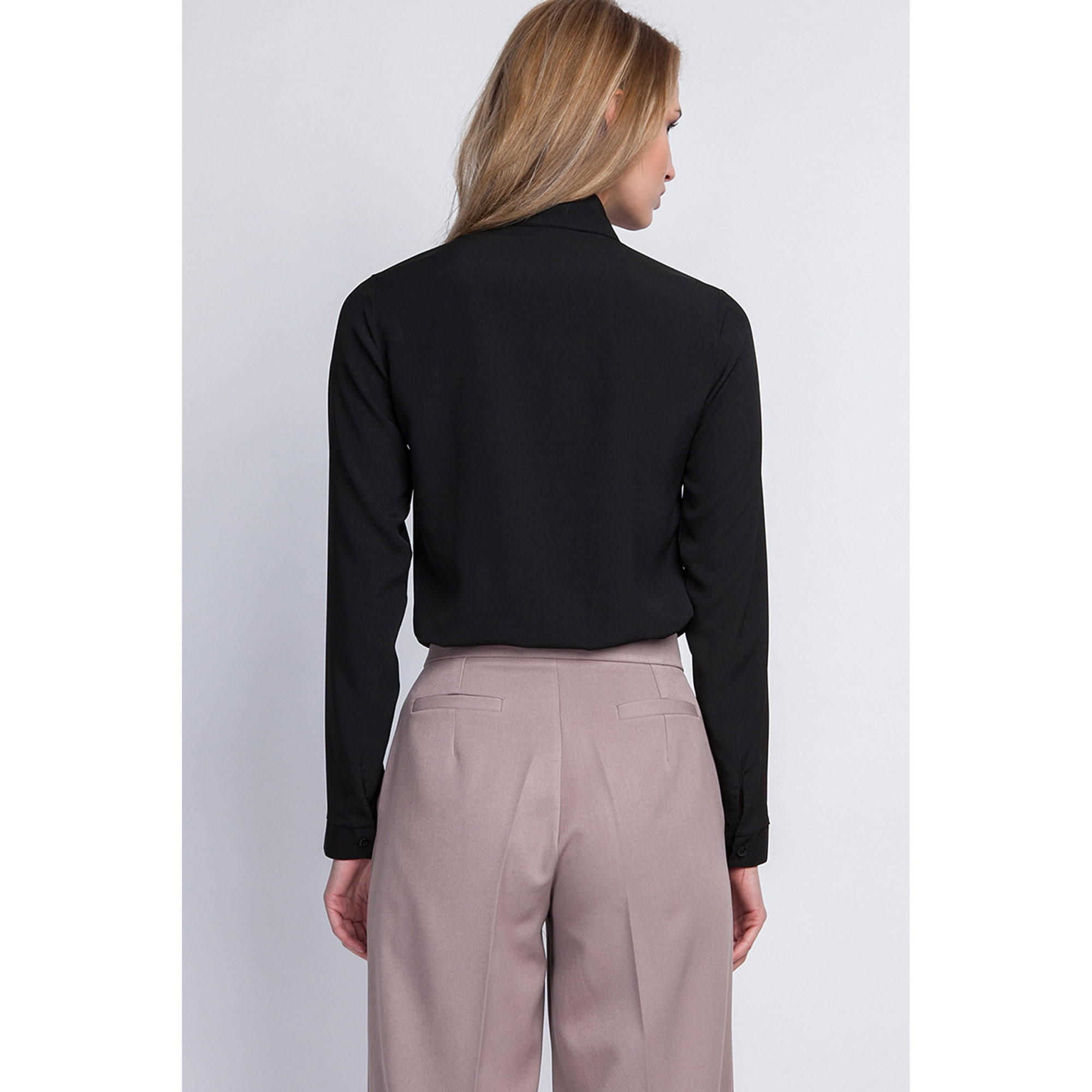 Camicia con bottoni coperti nera Lanti vista2