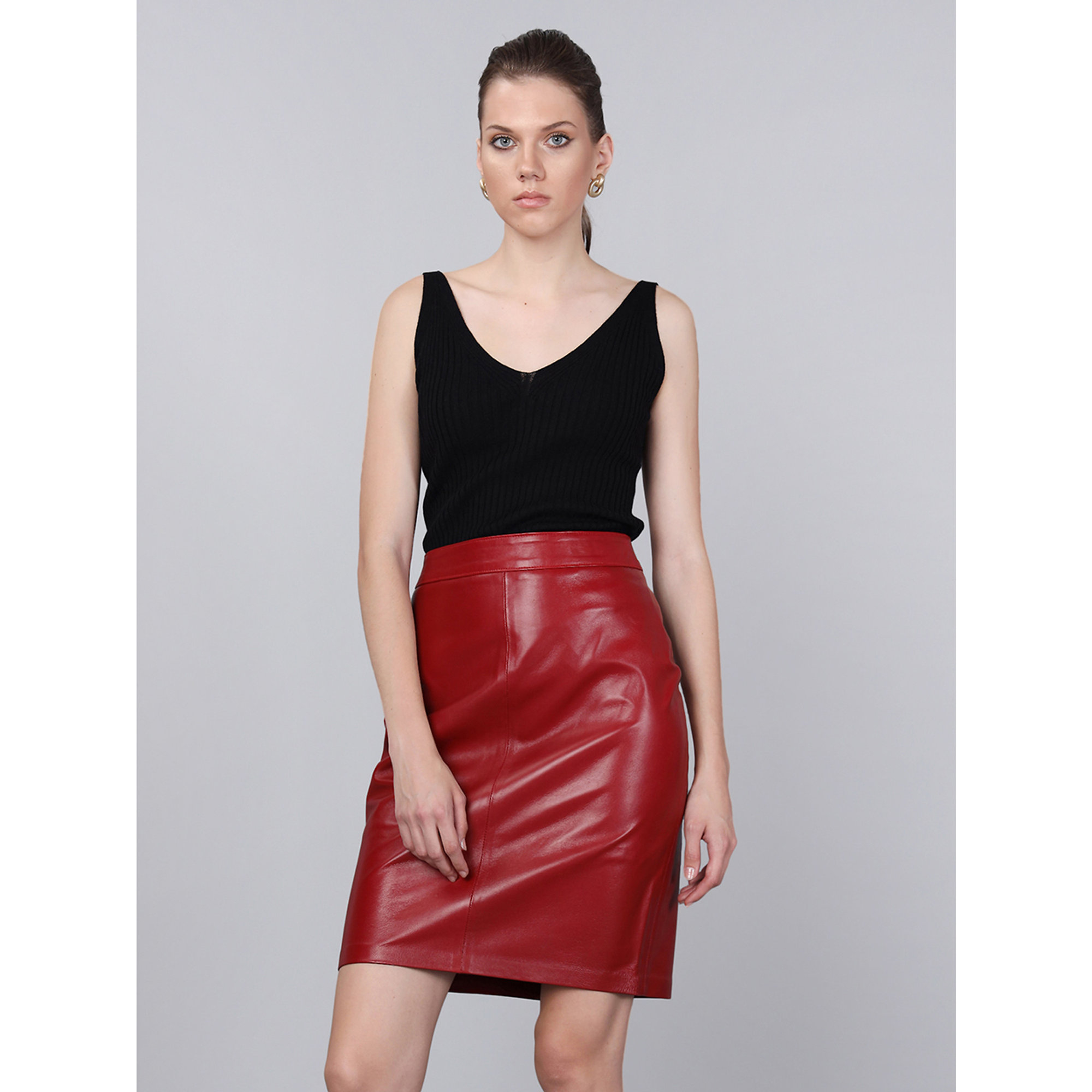 Gonna in pelle rossa con spacco posteriore Basics & More vista0