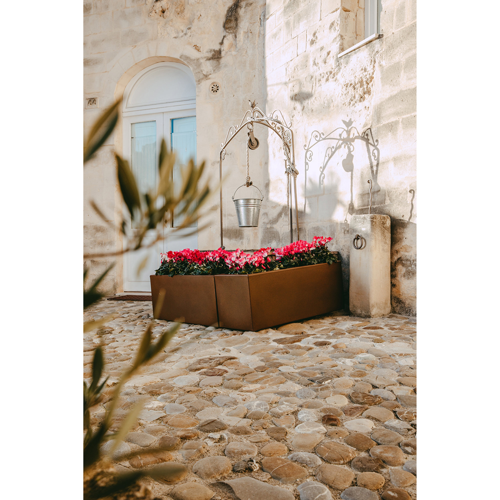 MATERA pot 100x40x40, bronze Monacis vista2