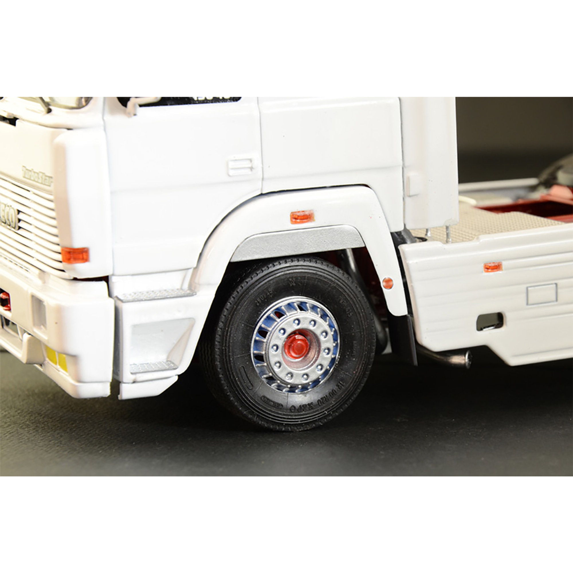 1/24 IVECO TURBOSTAR 190.48 SPECIAL La stanza dei giochi vista4