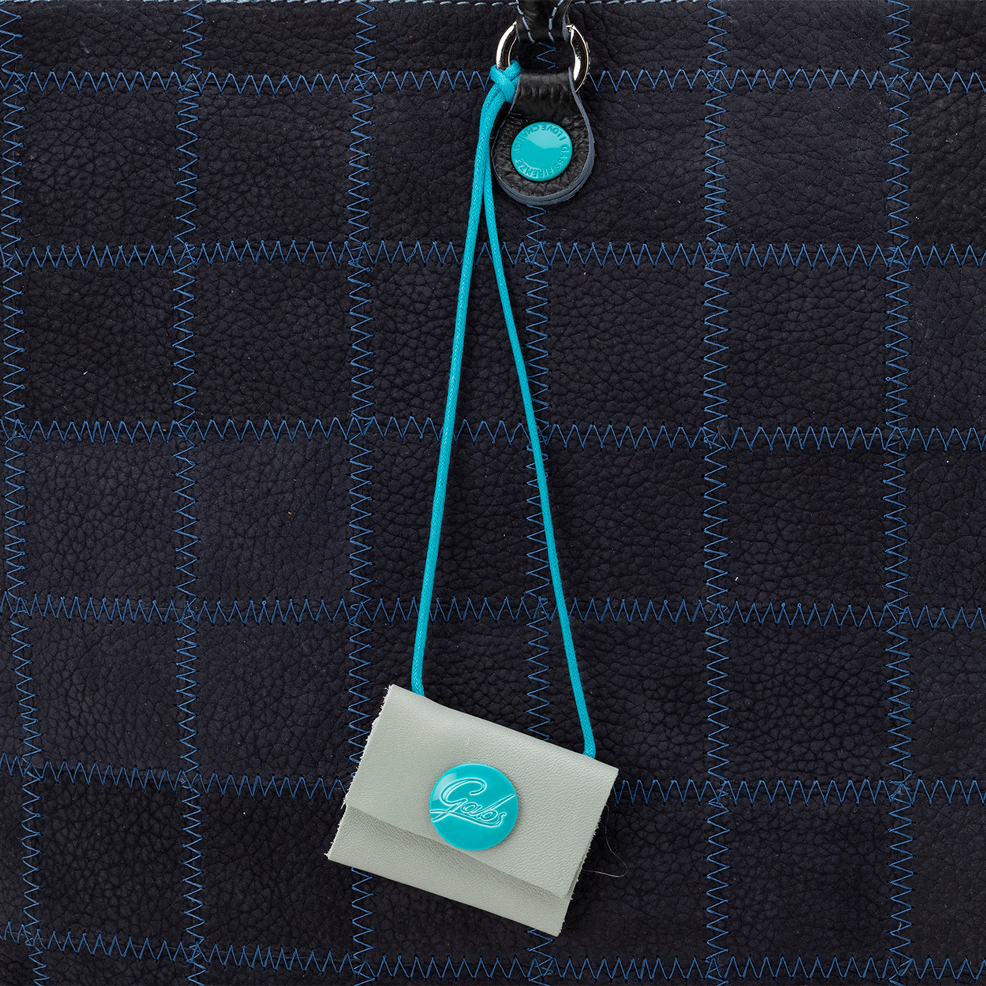 Shopper trasformabile G43 in vitello blu trapuntato Gabs vista4