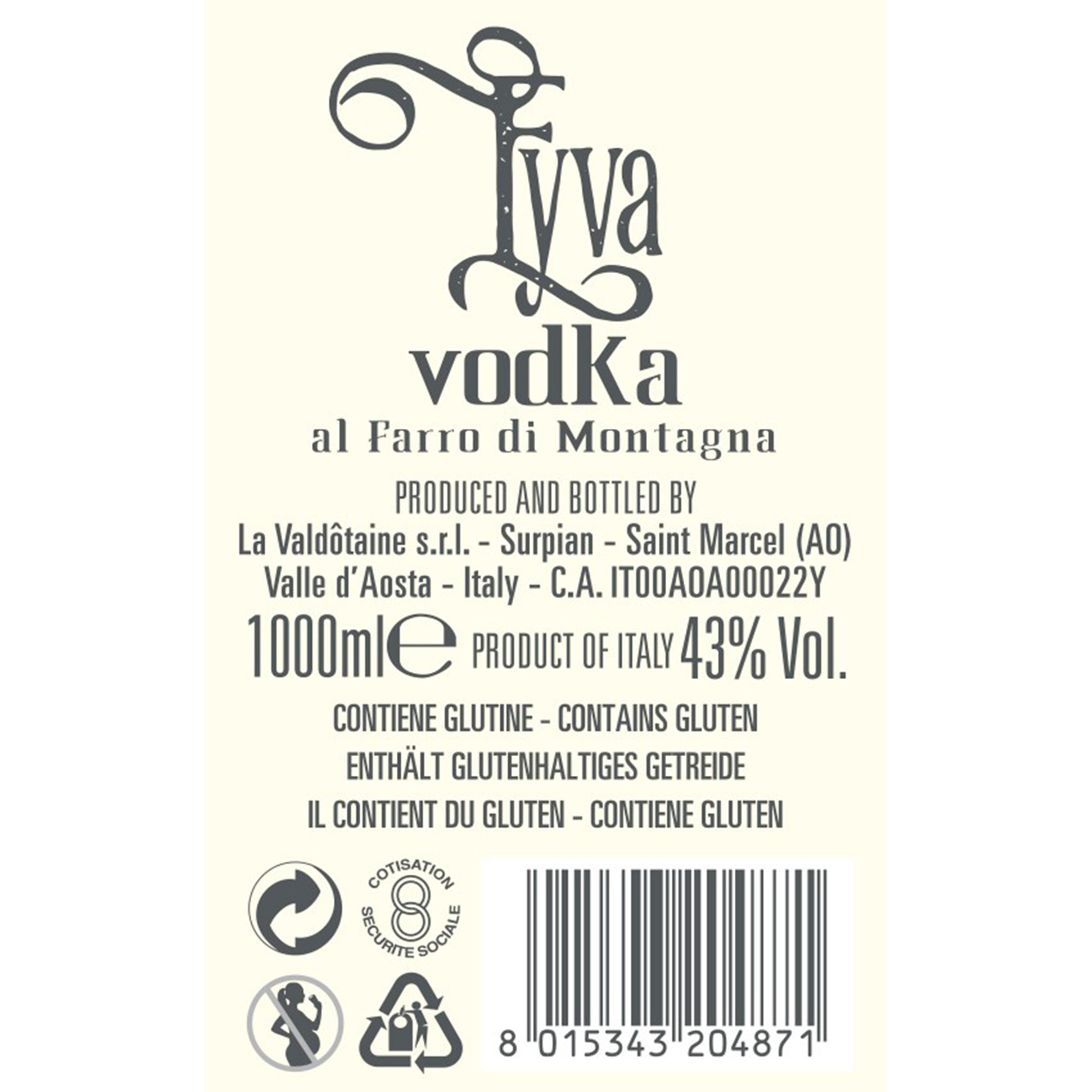 1 botella de vodka de espelta de montaña «Eyva» 1 lt con paquete La Valdotaine vista1