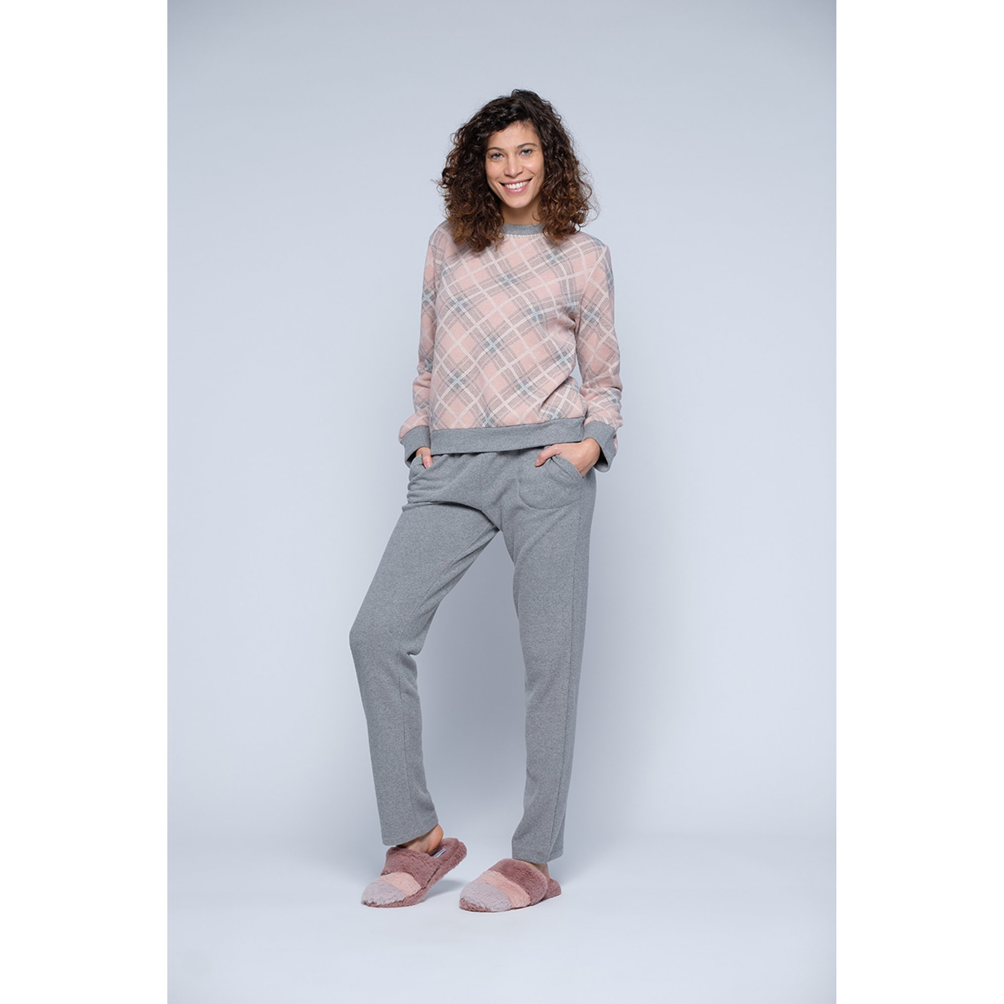 Pepita completo Invernale Maglia e Pantalone di Quadri Rosa e Grigio Pepita vista1