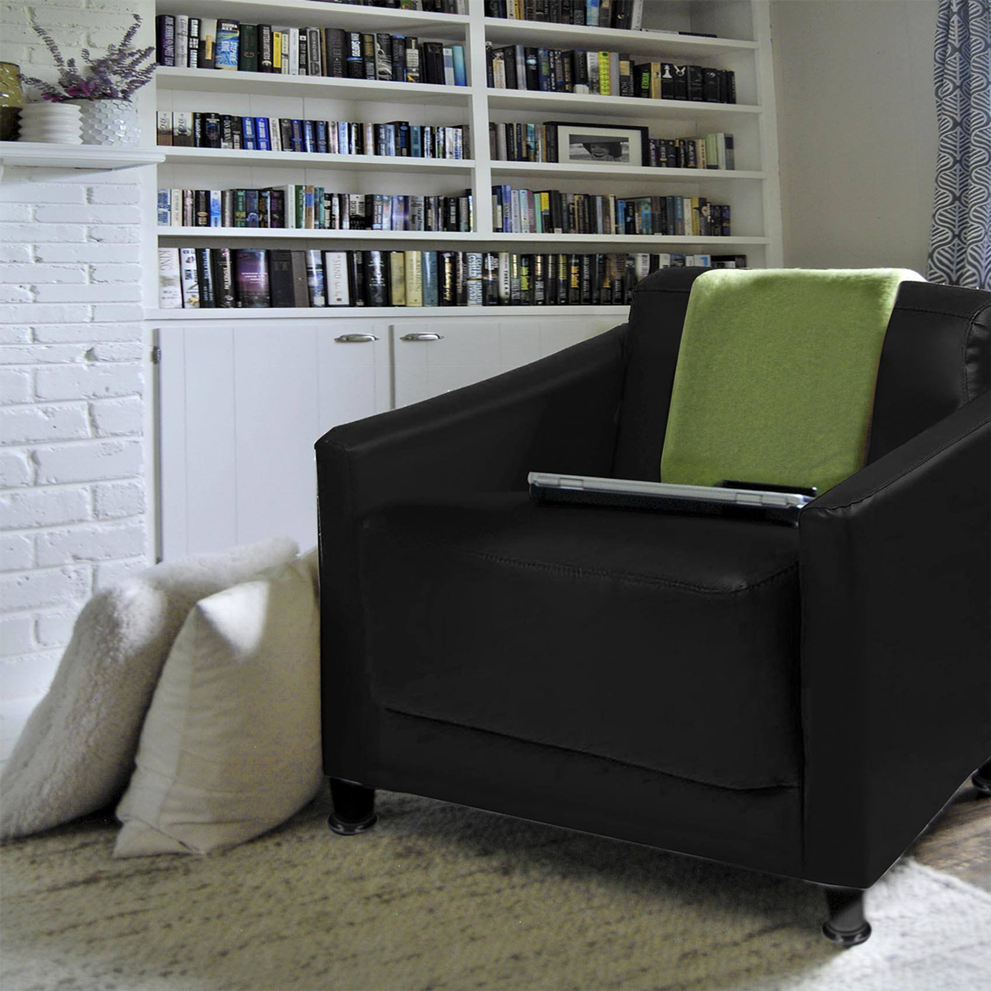 Poltroncina tutta in pvc nera Saldi invernali vista1