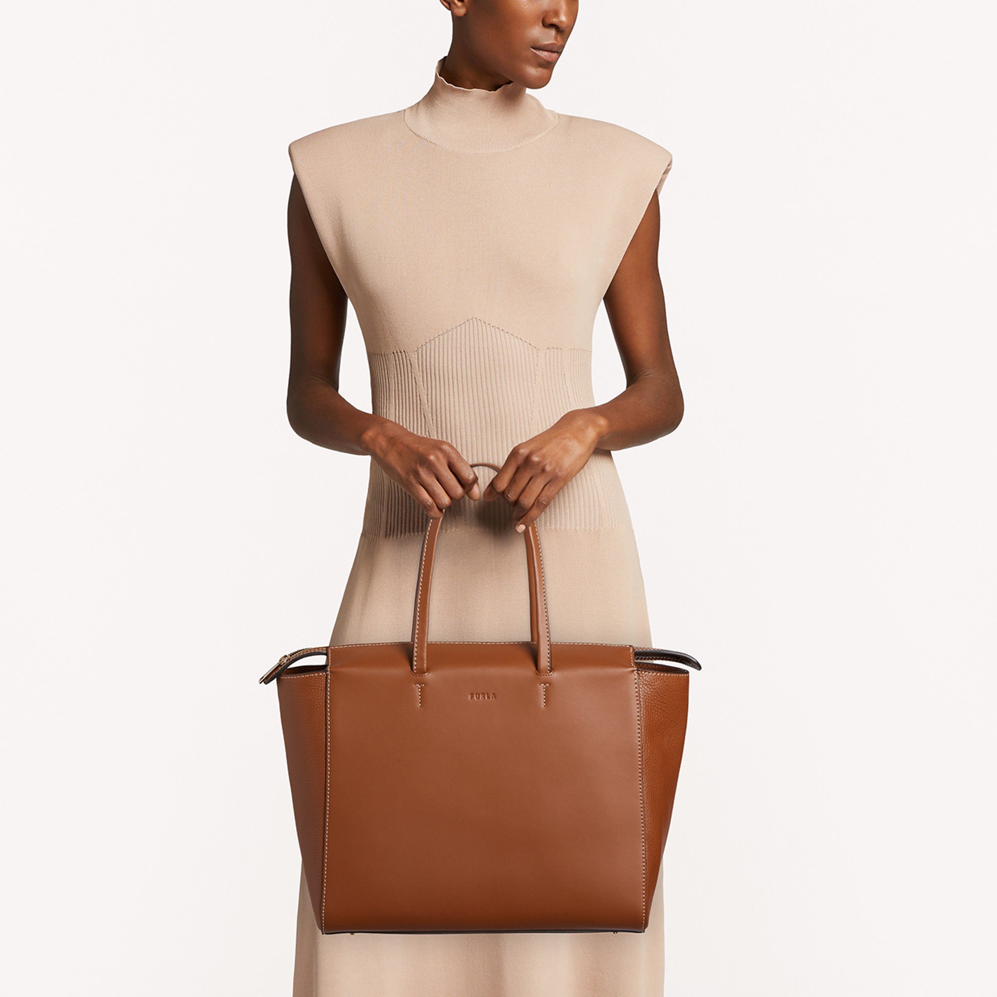 FURLA REGINA Shopping L cognac Furla vista3