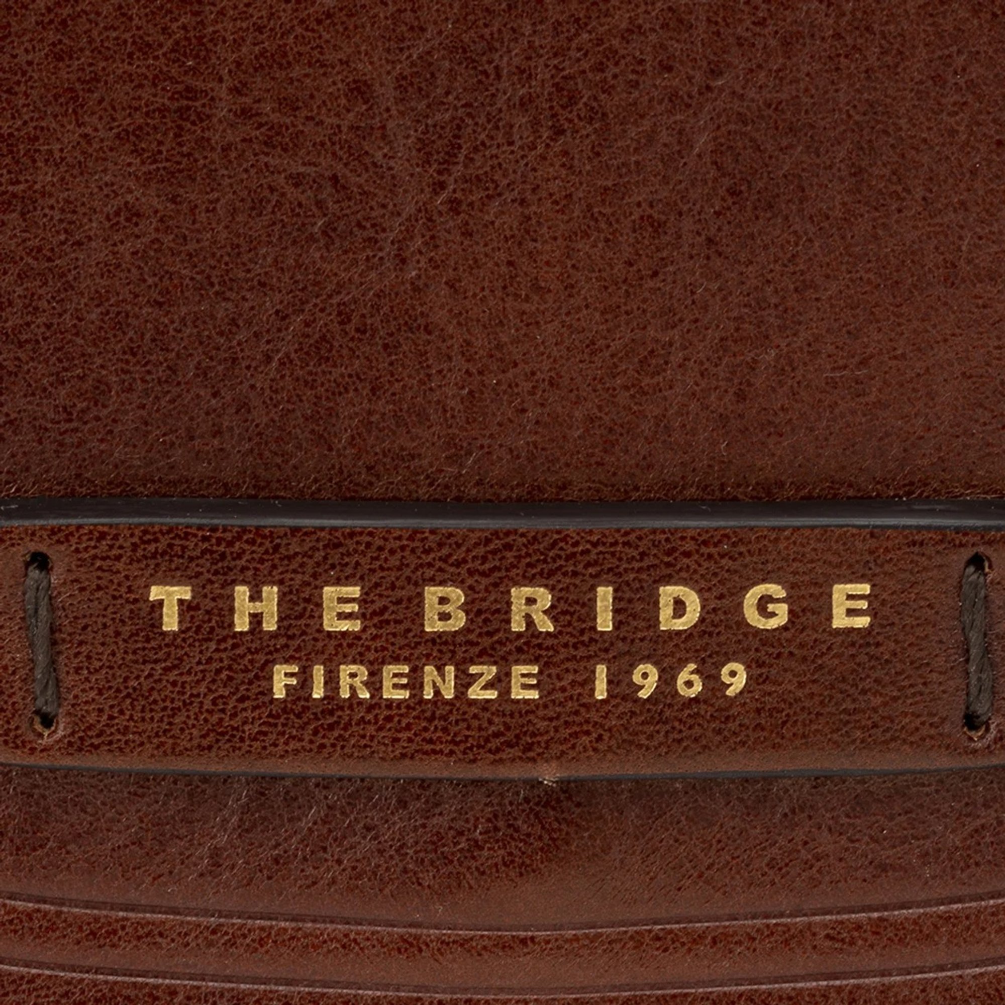 Borsa a mezzaluna grande con nappa marrone The Bridge vista3