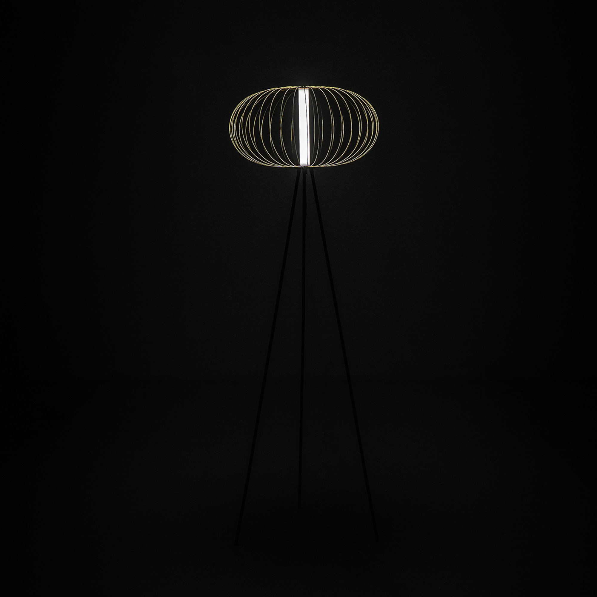 Lampada da terra LED, ottone lucido Stones vista1