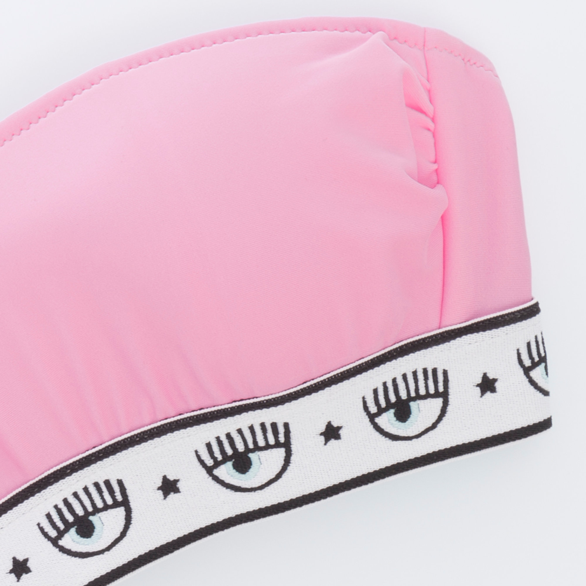 Chiara Ferragni bikini a fascia rosa Chiara Ferragni  vista2