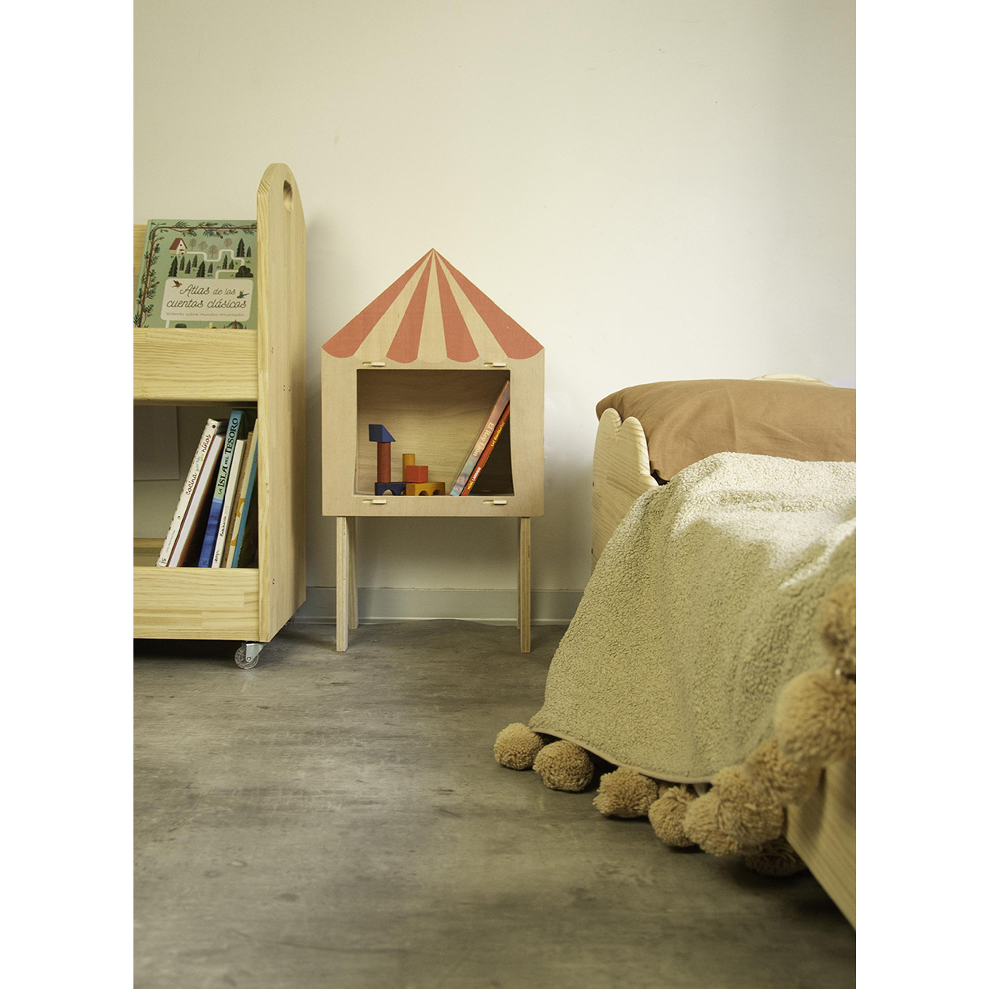 Coperta Teddy con pon pon Una casa in stile Frida Kahlo vista3