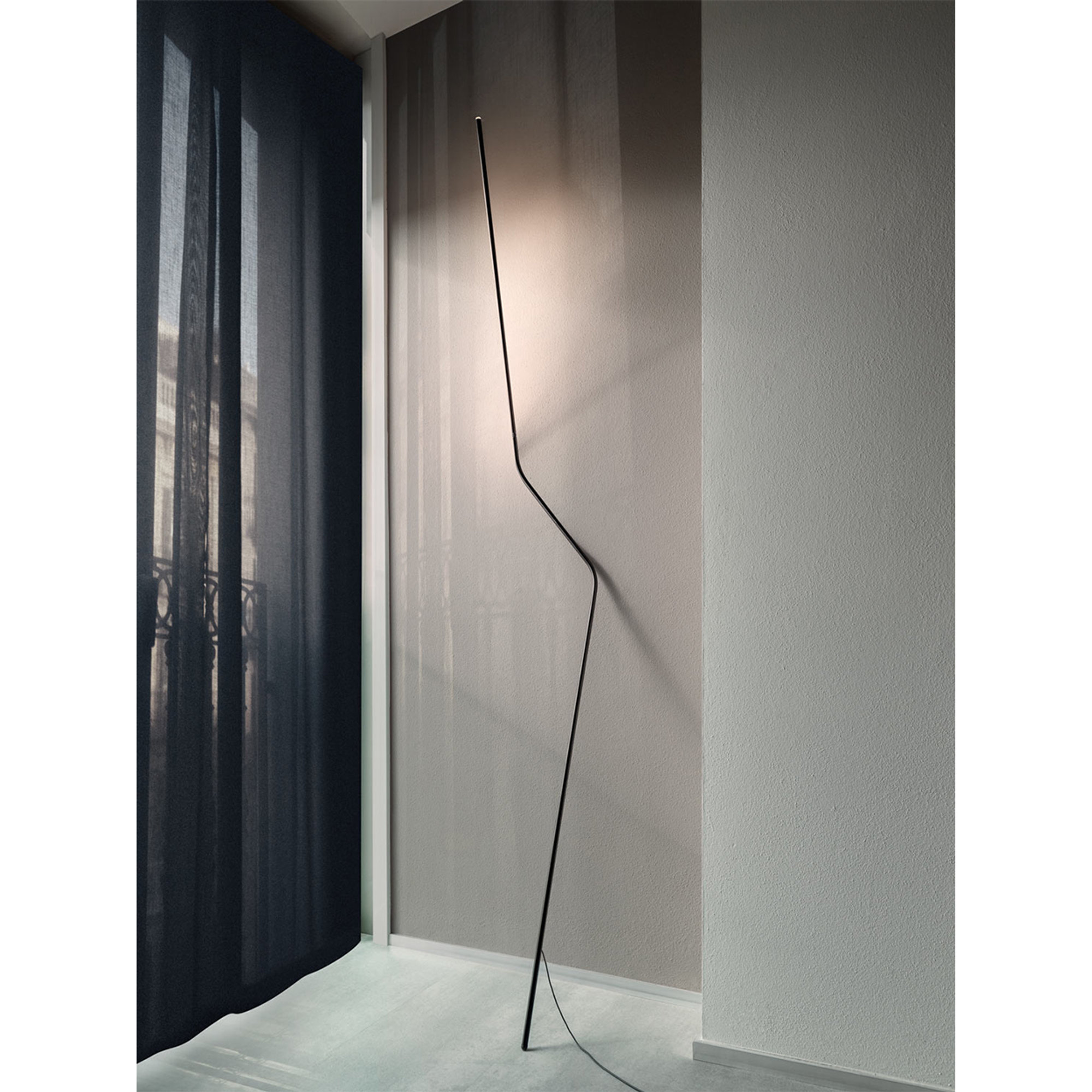 NEO LED floor lamp - Bernhard Osann - black Nemo Lighting vista3