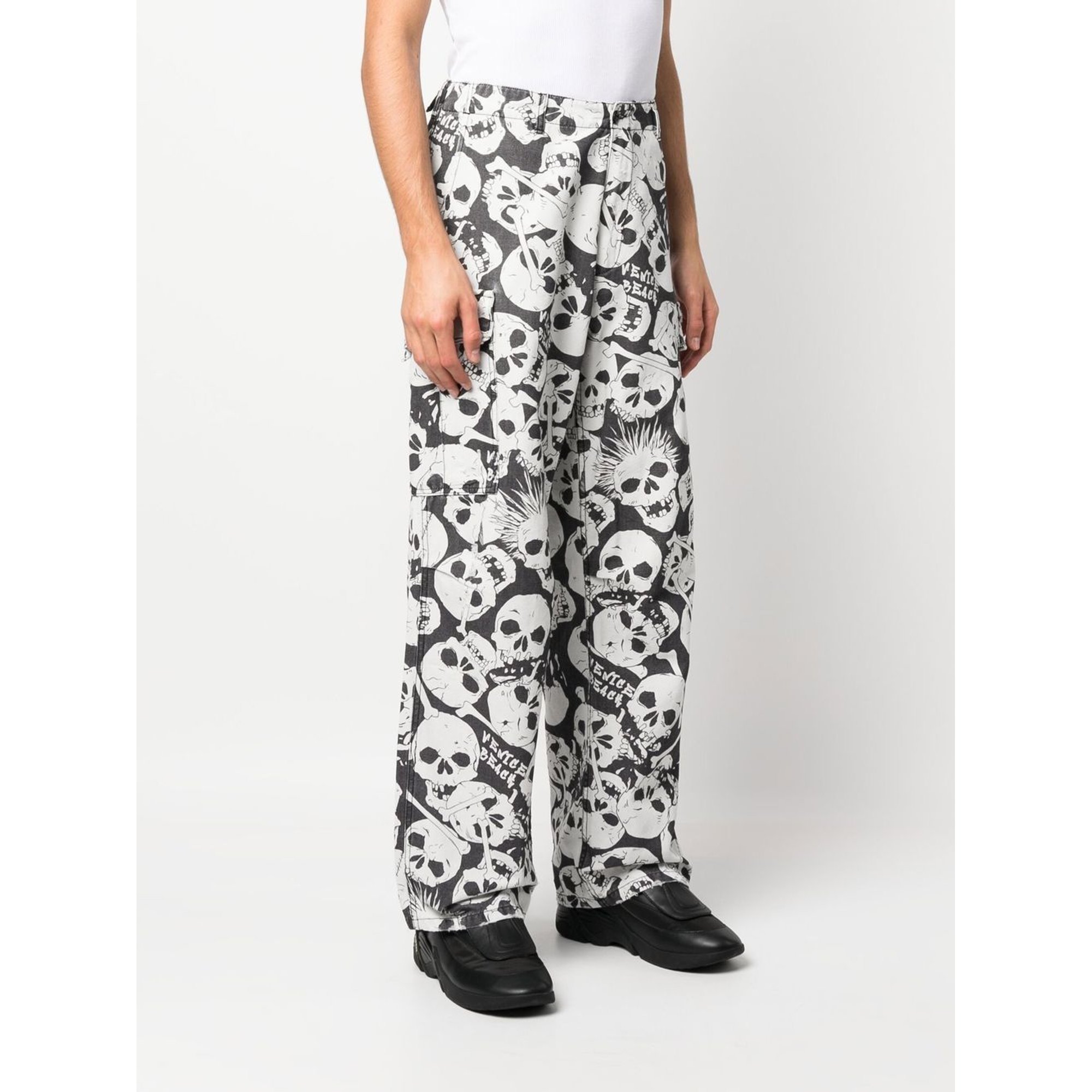 Pantalones tejidos con estampado de calaveras ERL vista2