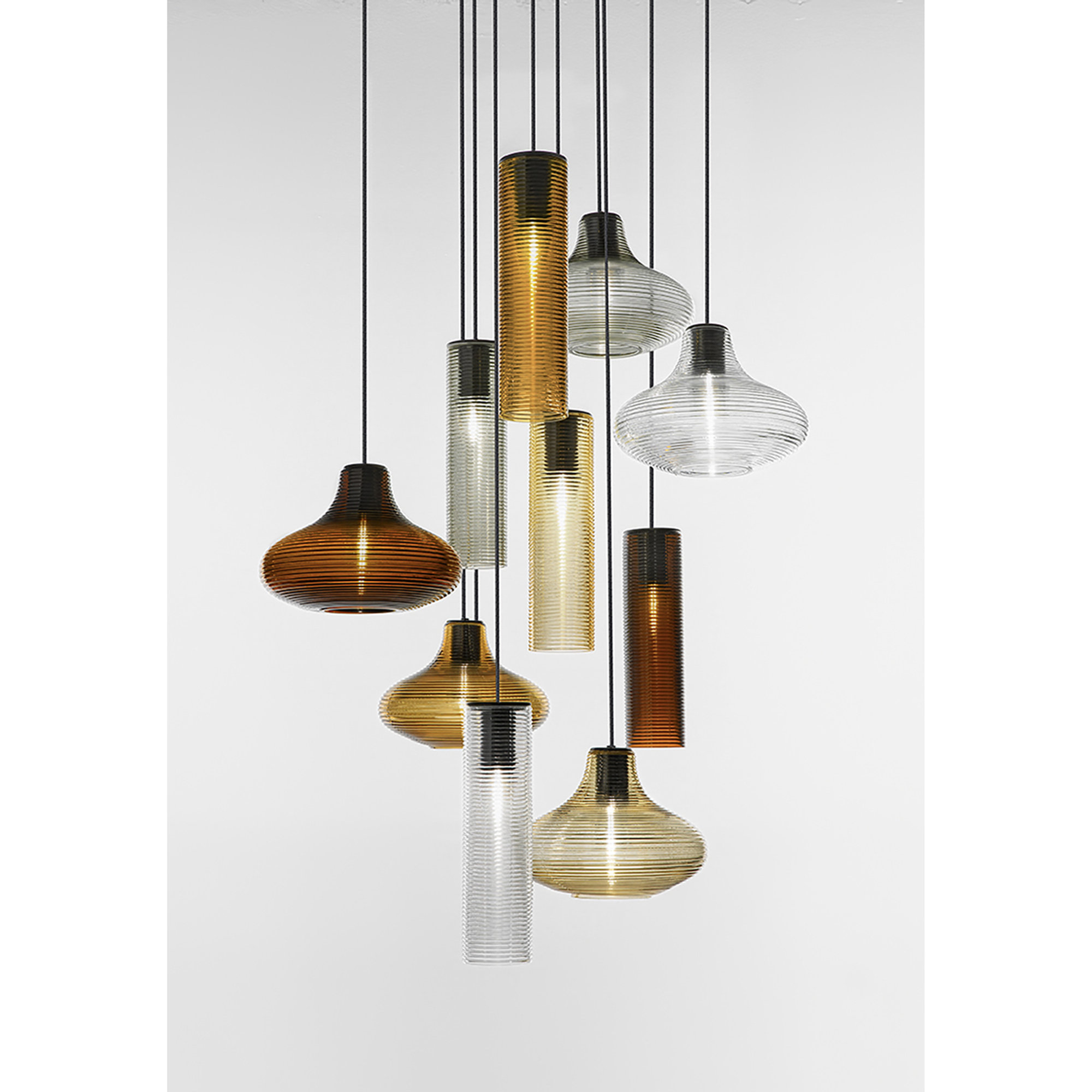 Emma - Lampada a sospensione base ottone nero/diffusore vetro soffiato bronzo Panzeri luce vista6