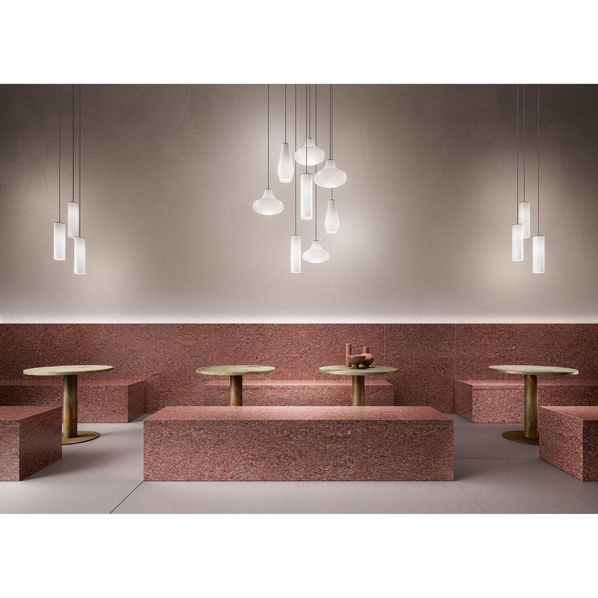 Emma - Lampada a sospensione base ottone satinato/diffusore vetro soffiato bianco Panzeri luce vista5