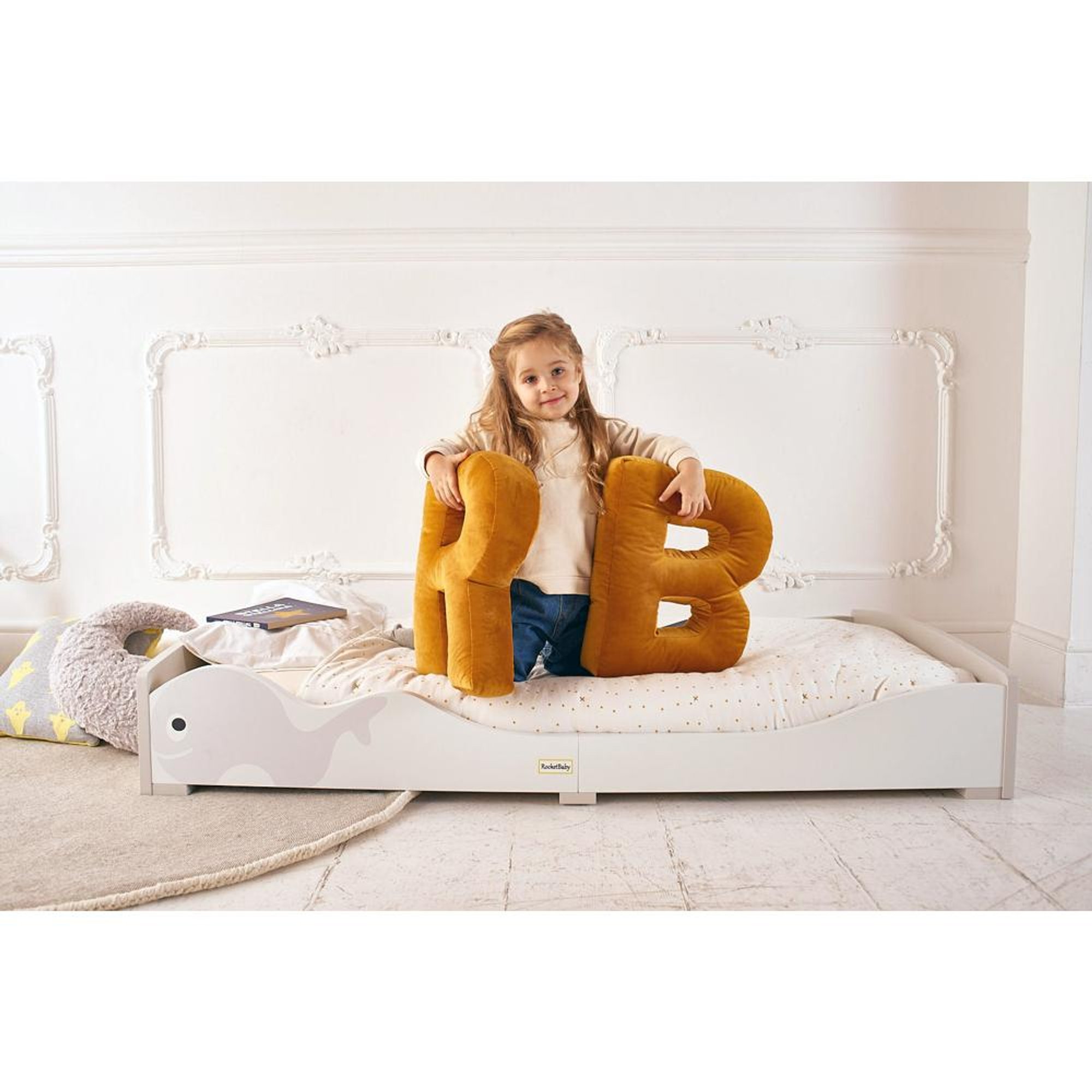 Lit bas pour enfant Montessori baleine grise RocketBaby vista5