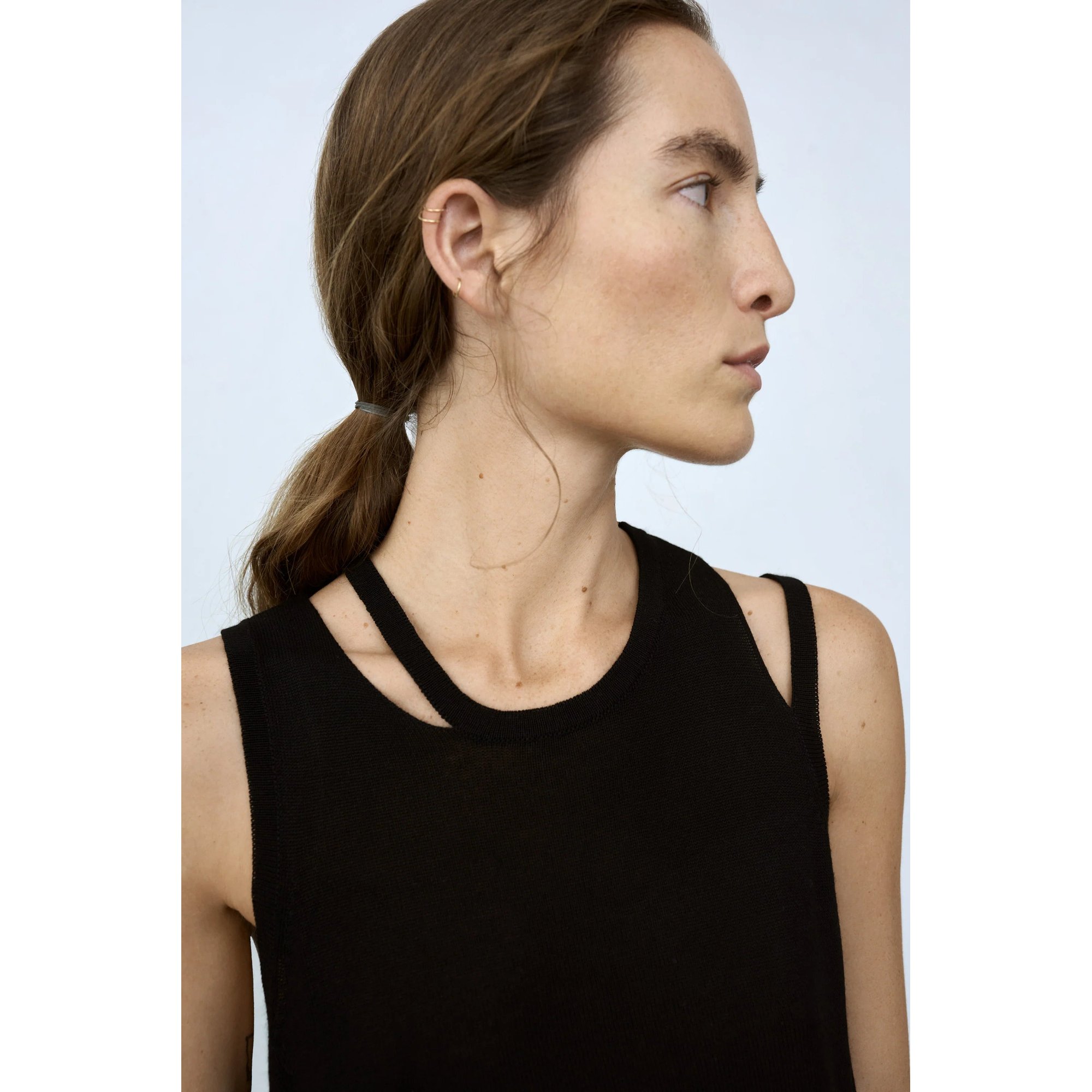 Cordera Viscosa Cut-out Top Negro Mujer Cordera vista3
