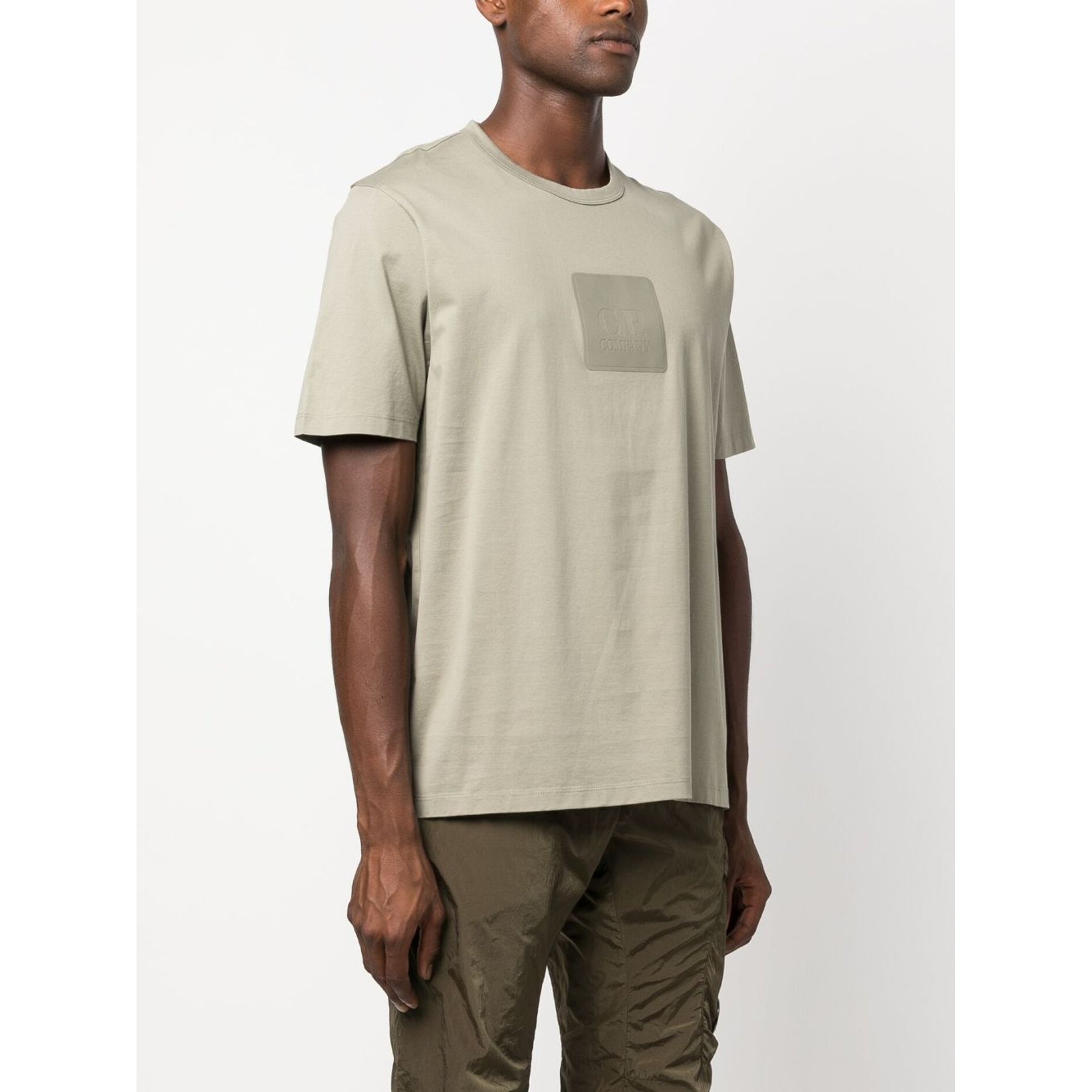T-shirt con stemma con logo in jersey mercerizzato della serie Metropolis CP Company vista2