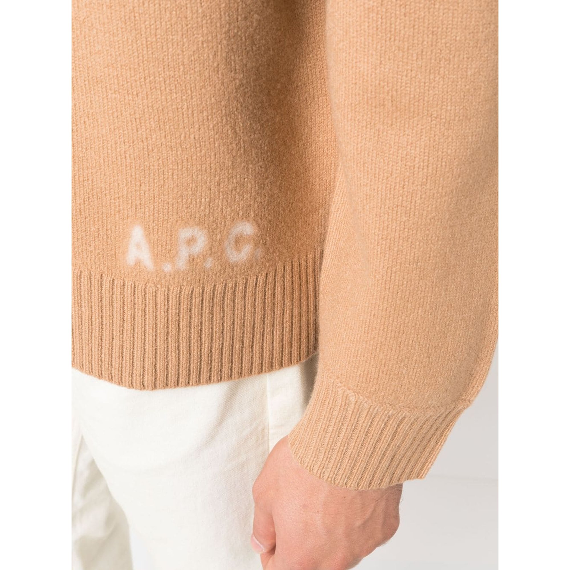 Pull Walter A.P.C. vista2