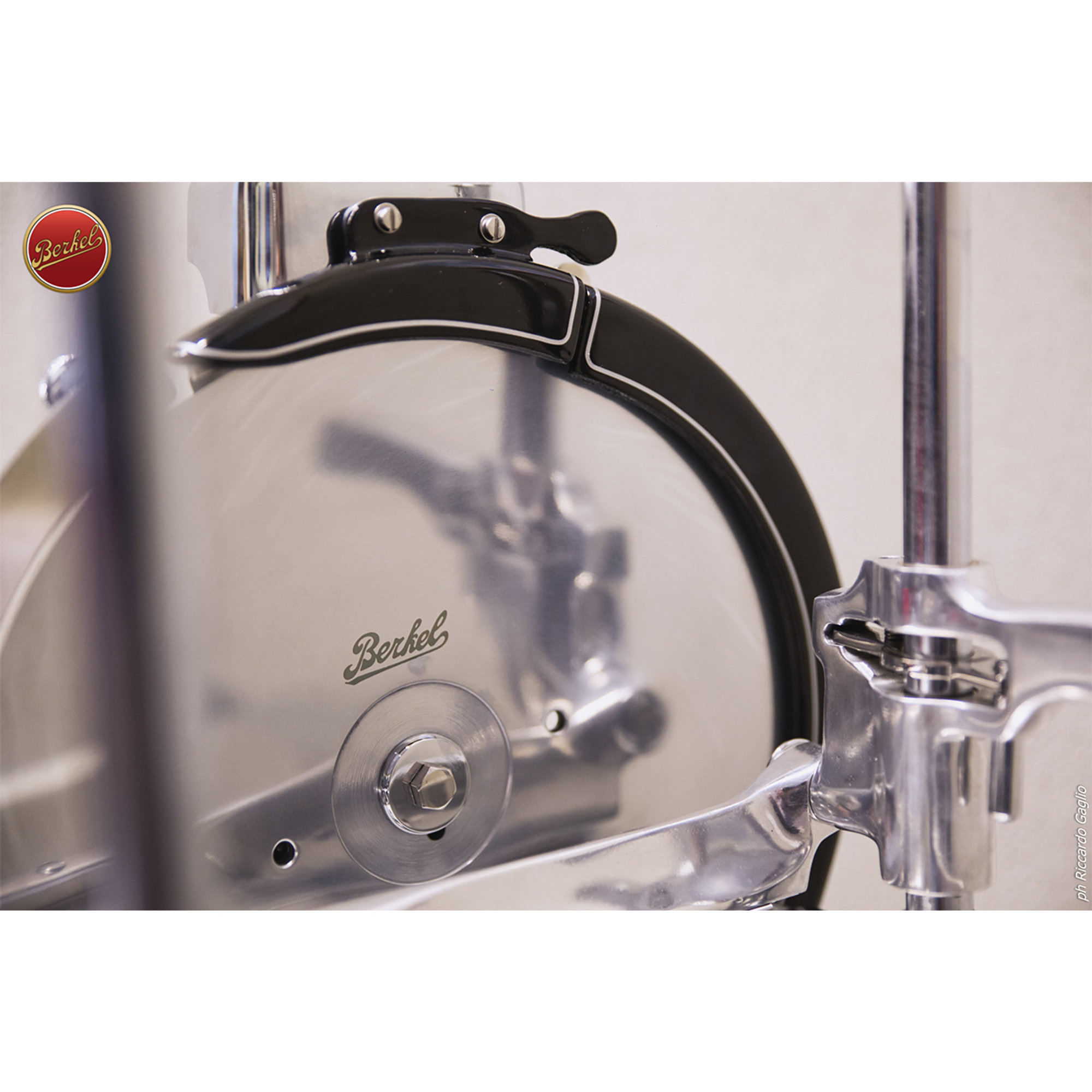 Affettatrice manuale a volano P15, nero Berkel vista2