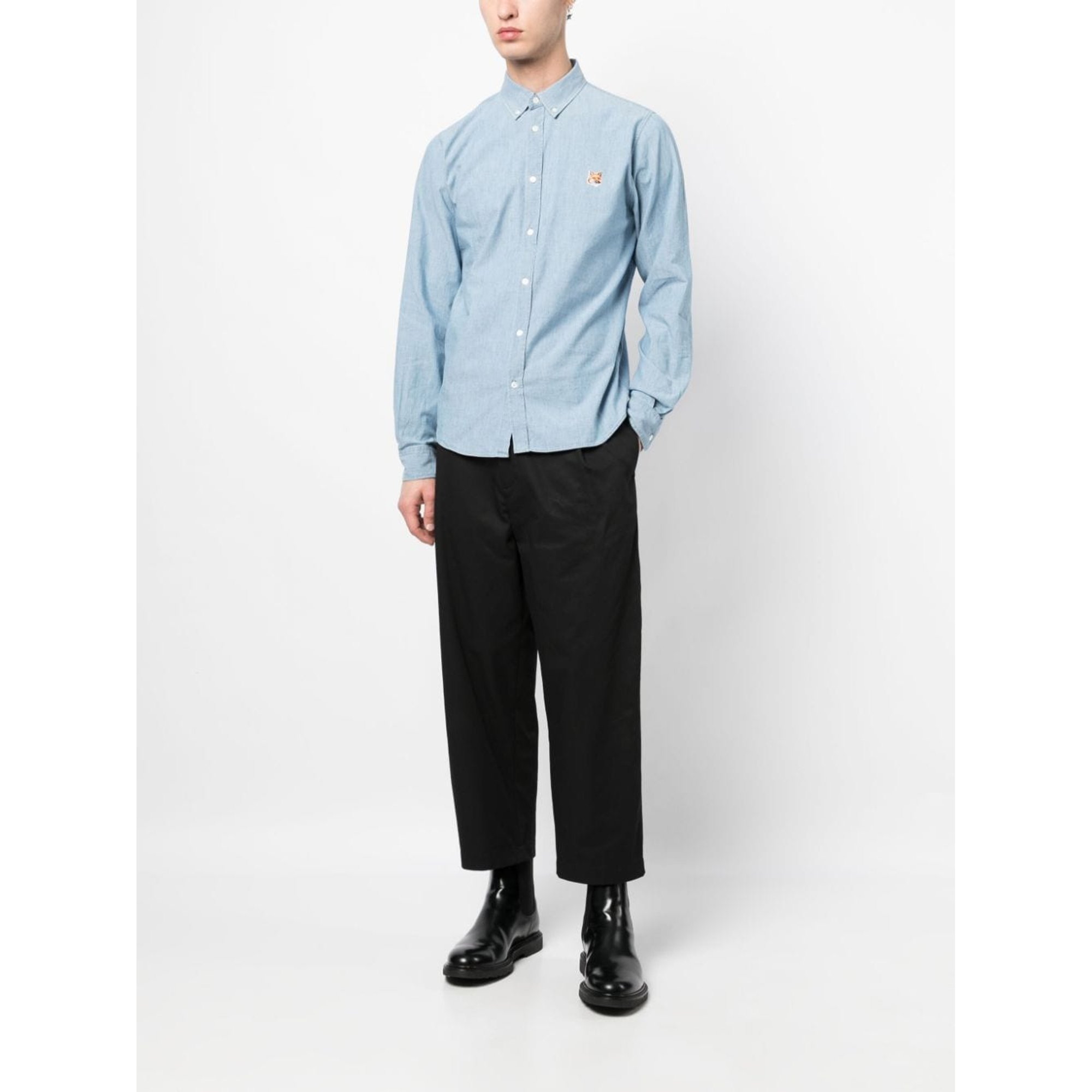 Chemise classique boutonnée avec Foxhe institutionnel Lm00404wc5006 Maison Kitsuné vista1