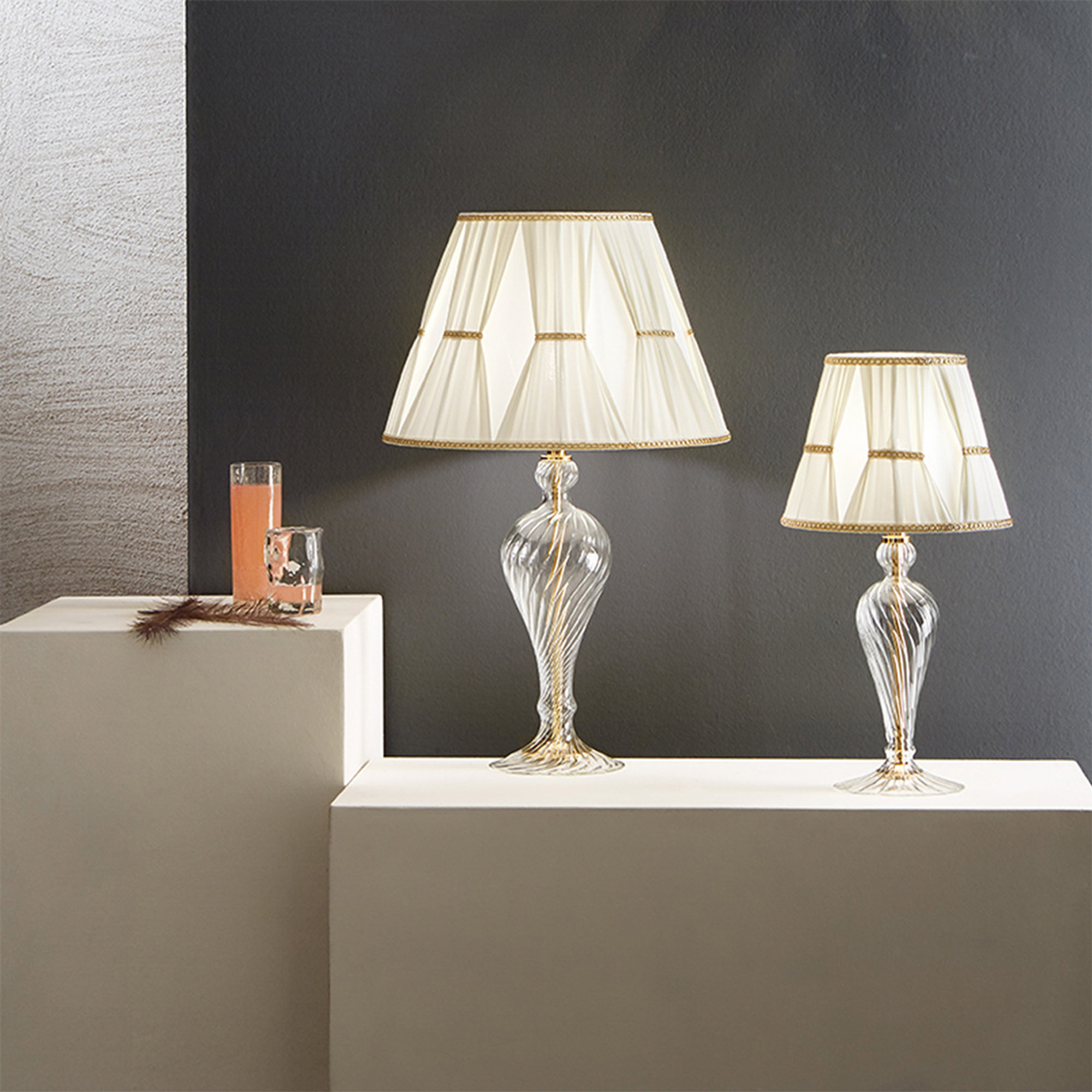 Tischlampe Roxanne aus handgearbeitetem, mundgeblasenem Glas, transparent/gold Ondaluce vista2