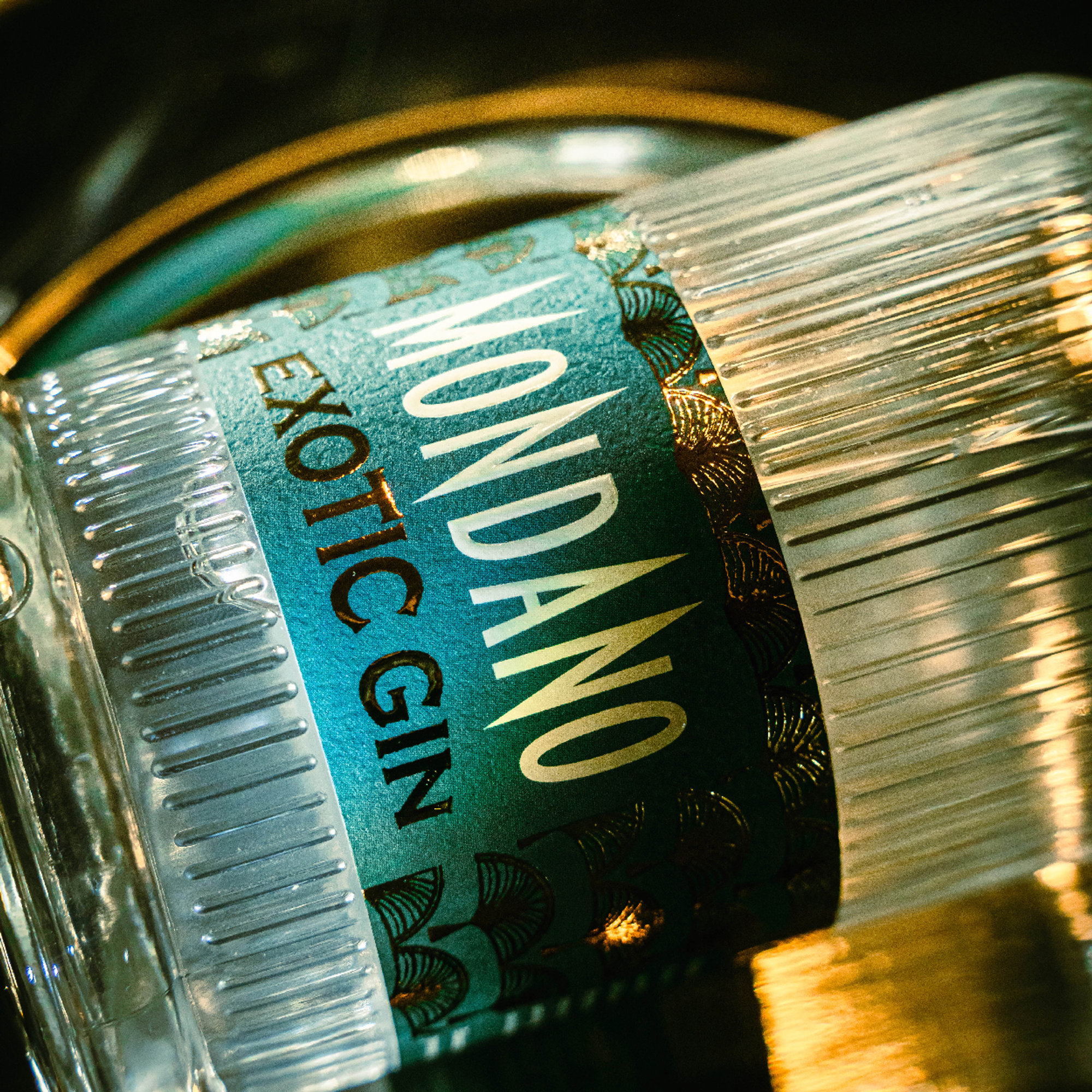 1 bottiglia - MONDANO Exotic Gin Distilleria Pedro Ferreira vista2