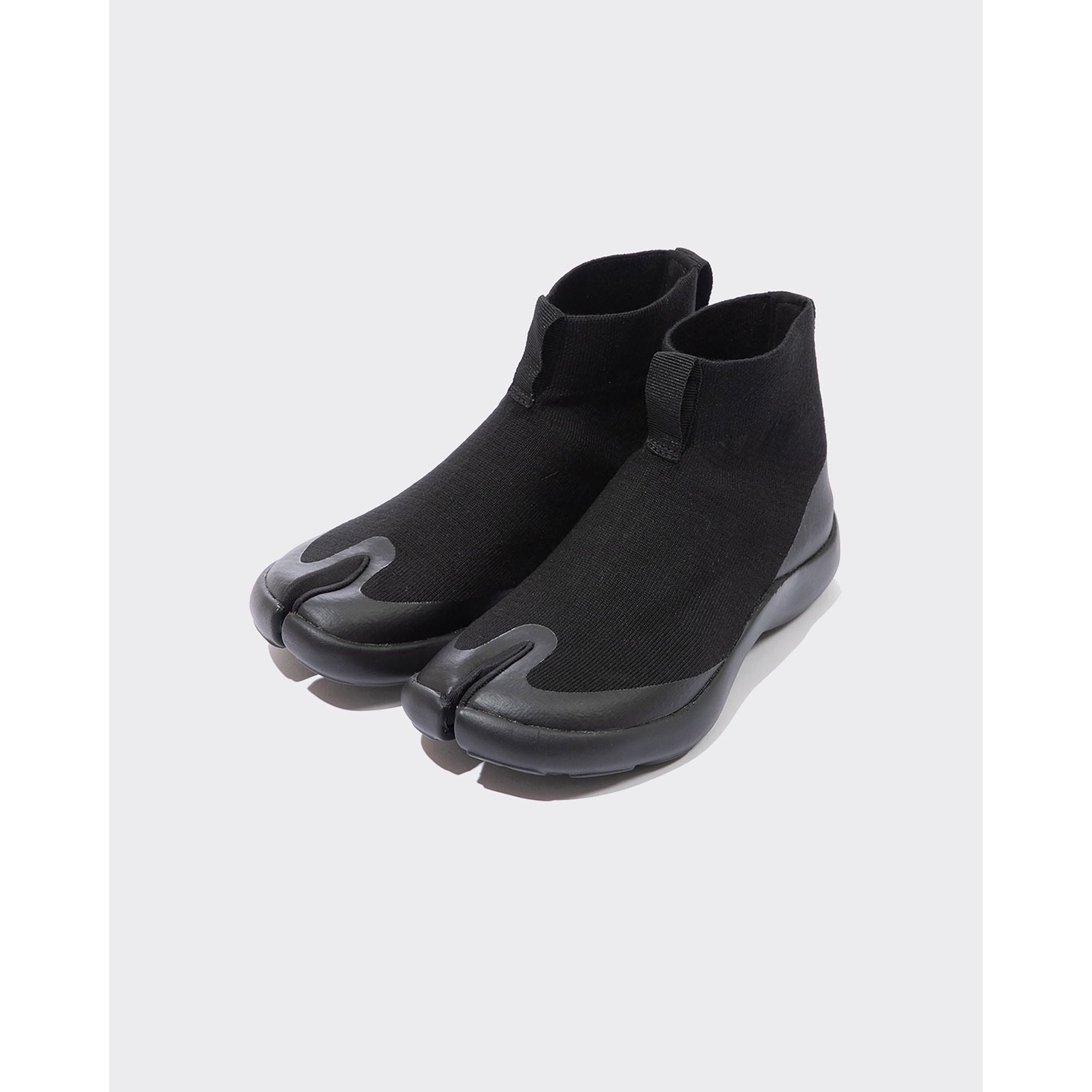 Zapatillas Tabi Altas Negras TABI vista1