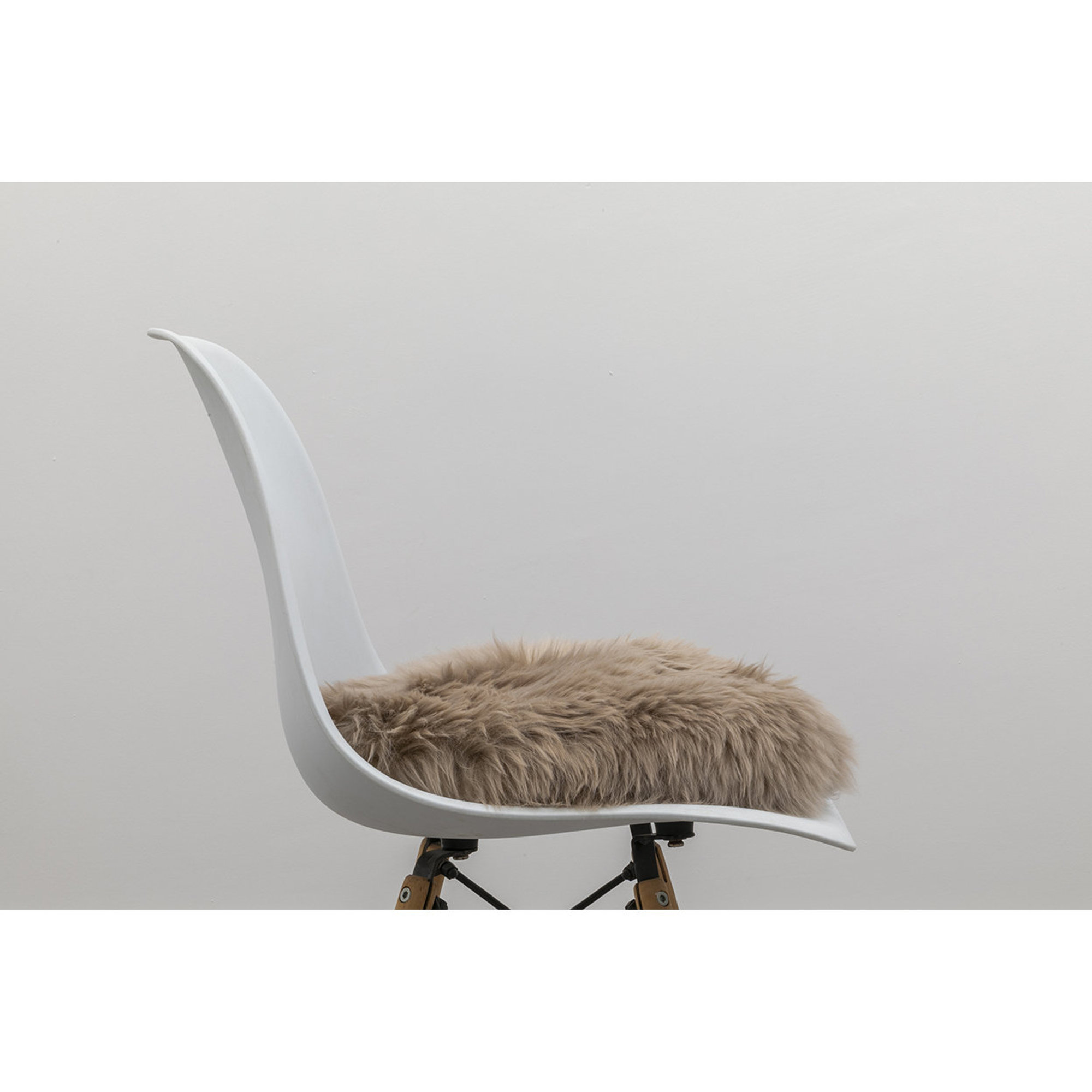 Coussin de chaise rond en cuir de mouton marron clair, Marron clair Archive Sale vista2