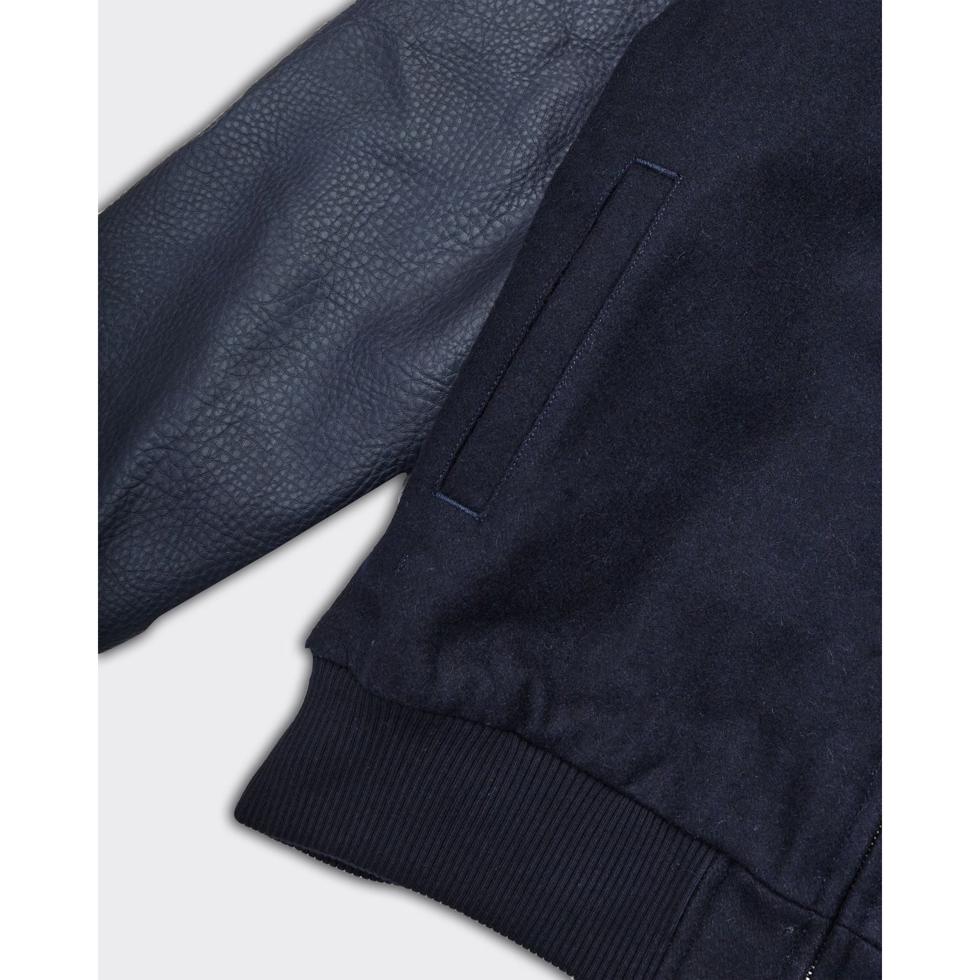 Veste Varsity Brodée Fleur Bleu Marine Arte Antwerp vista2