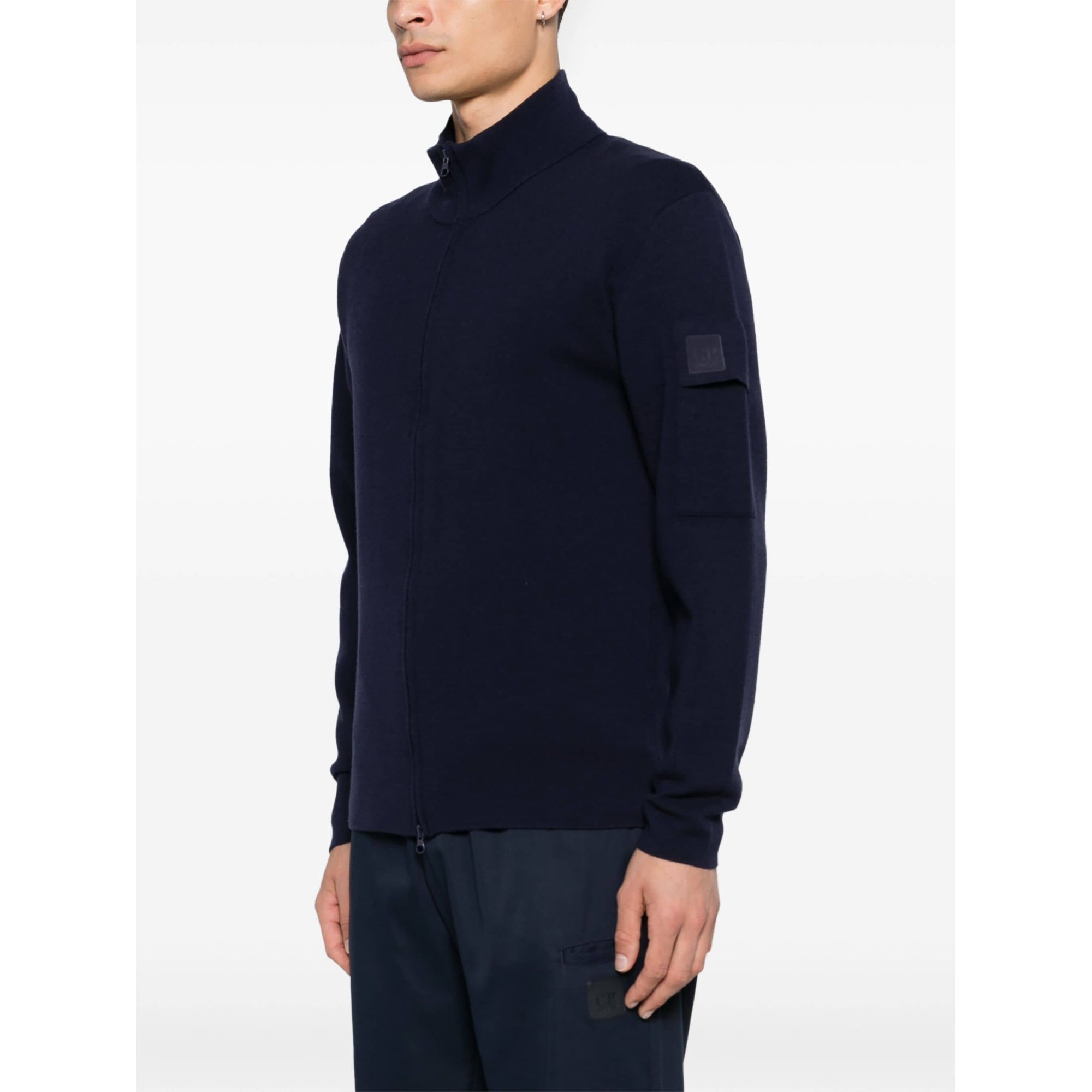 Metropolis Series Extra Fine Merino Wool Zipped Cardigan 17clkn013a005528a CP Company vista2