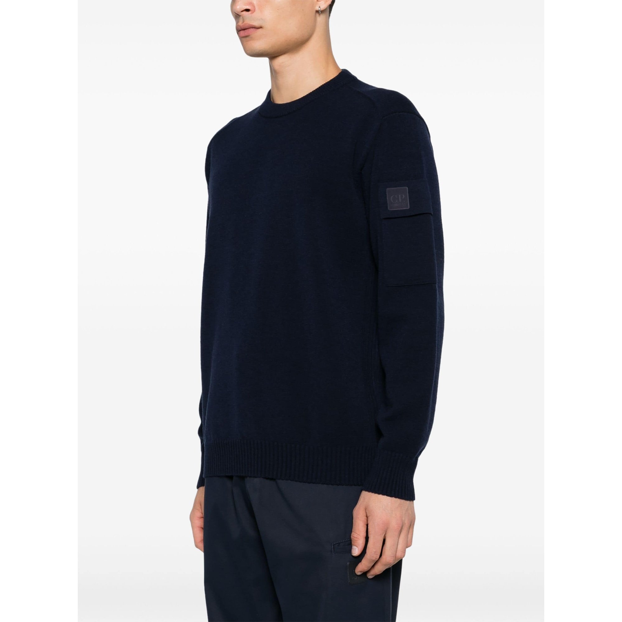 Metropolis Series Extra Fine Merino Wool Crew Neck Knit 17clkn017a005528a CP Company vista2